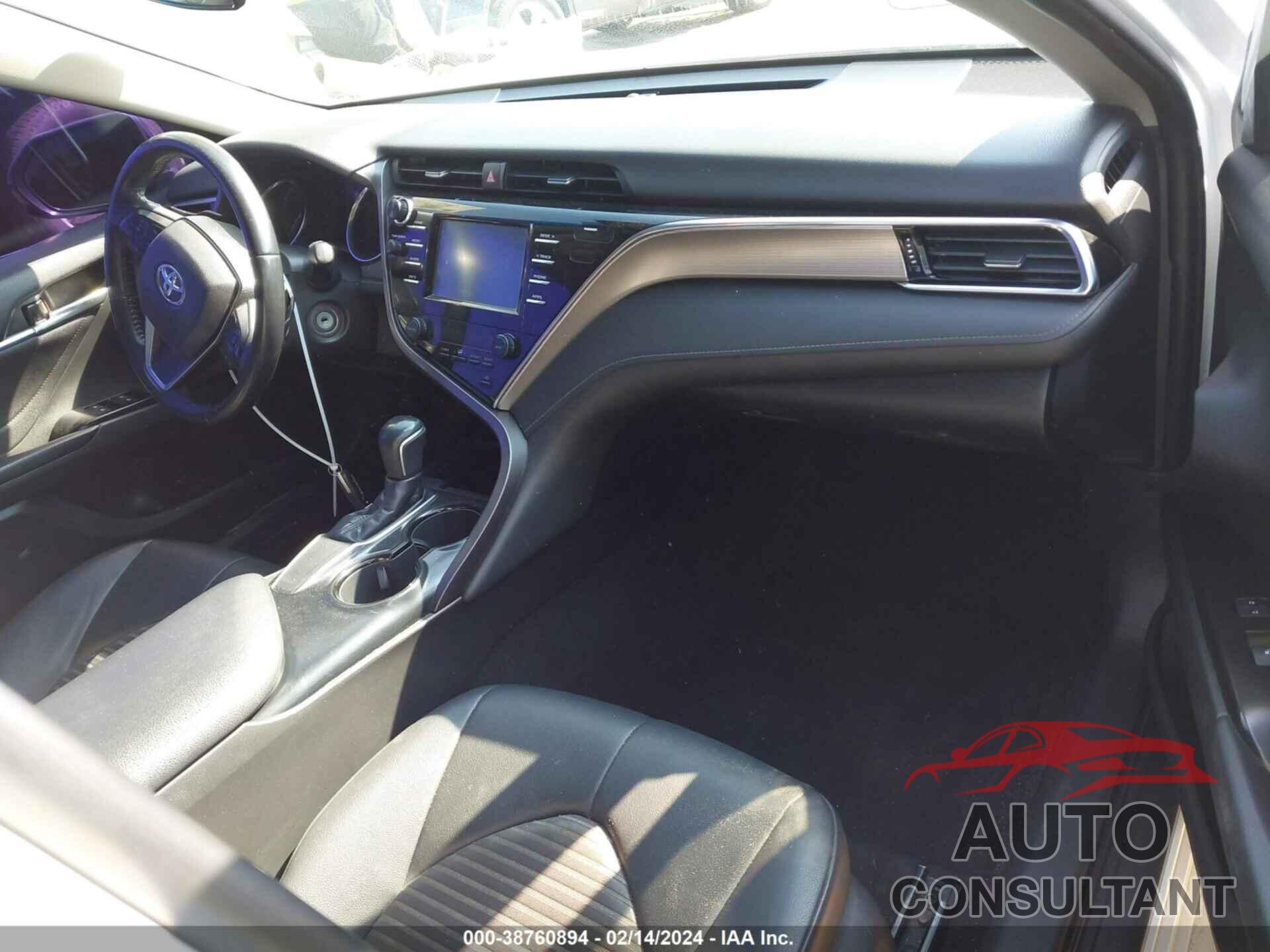 TOYOTA CAMRY 2018 - 4T1B11HK9JU130527