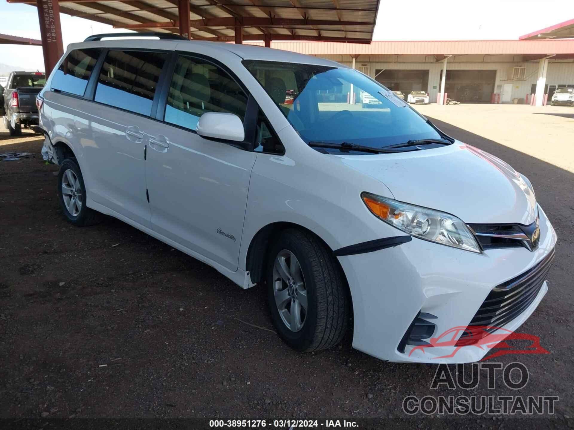 TOYOTA SIENNA 2018 - 5TDKZ3DC8JS908523