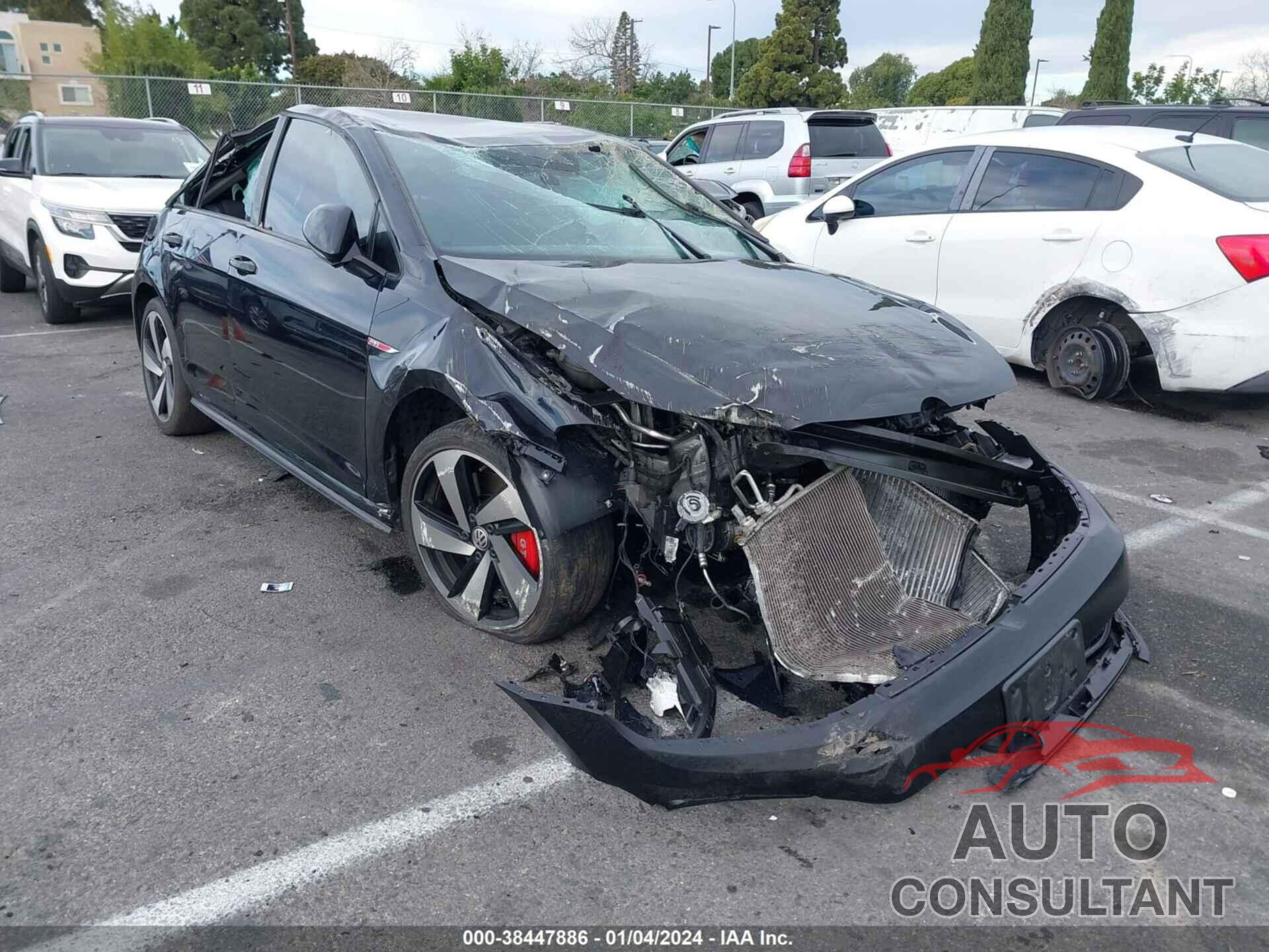 VOLKSWAGEN GOLF GTI 2020 - 3VW5T7AU1LM011823