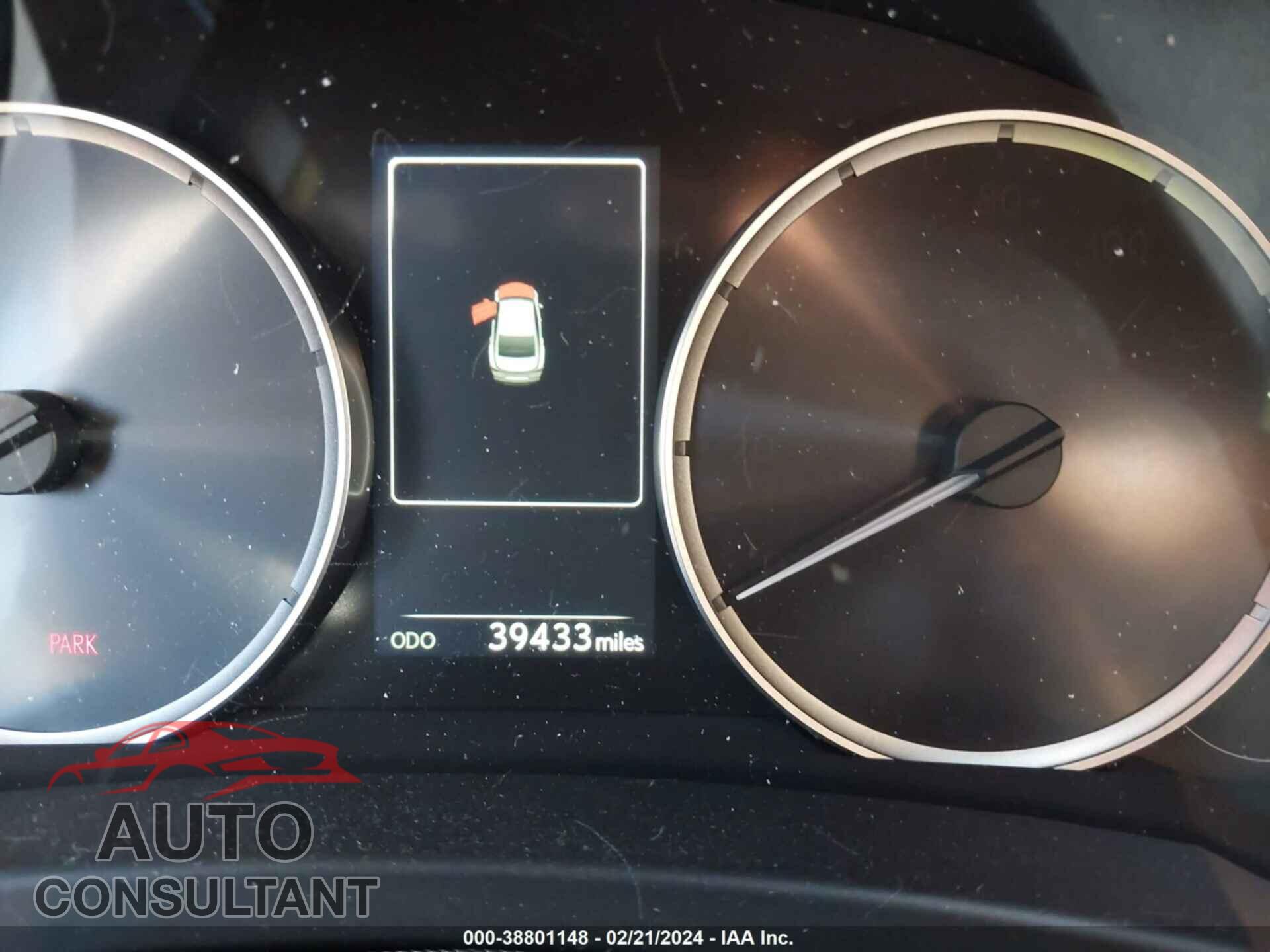 LEXUS IS 300 2021 - JTHCA1D25M5116782