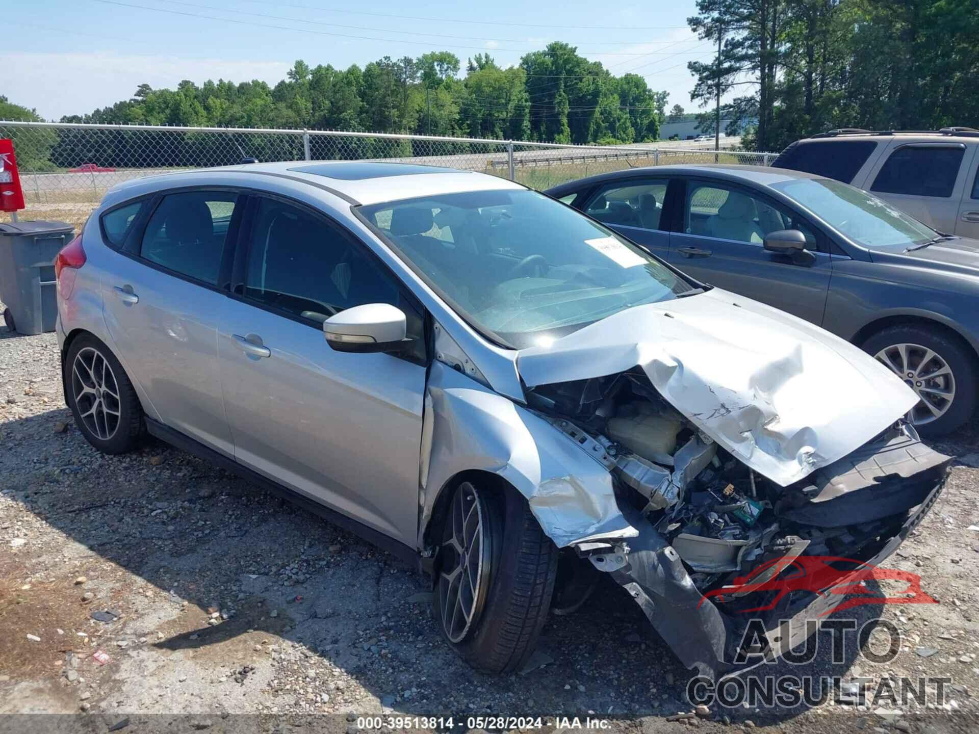 FORD FOCUS 2018 - 1FADP3M2XJL208645