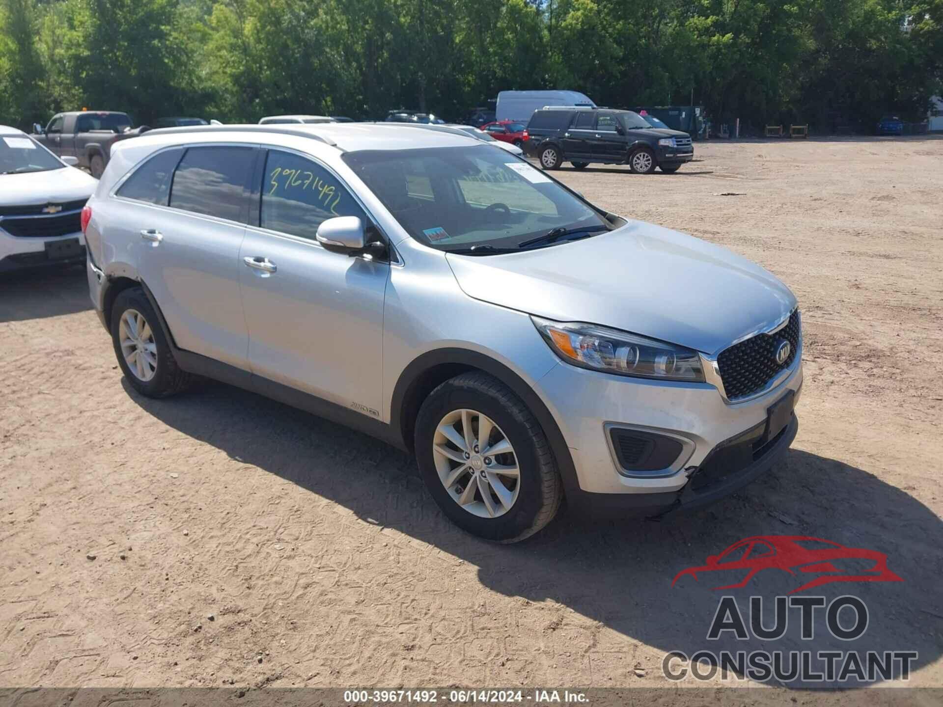 KIA SORENTO 2017 - 5XYPGDA54HG206245