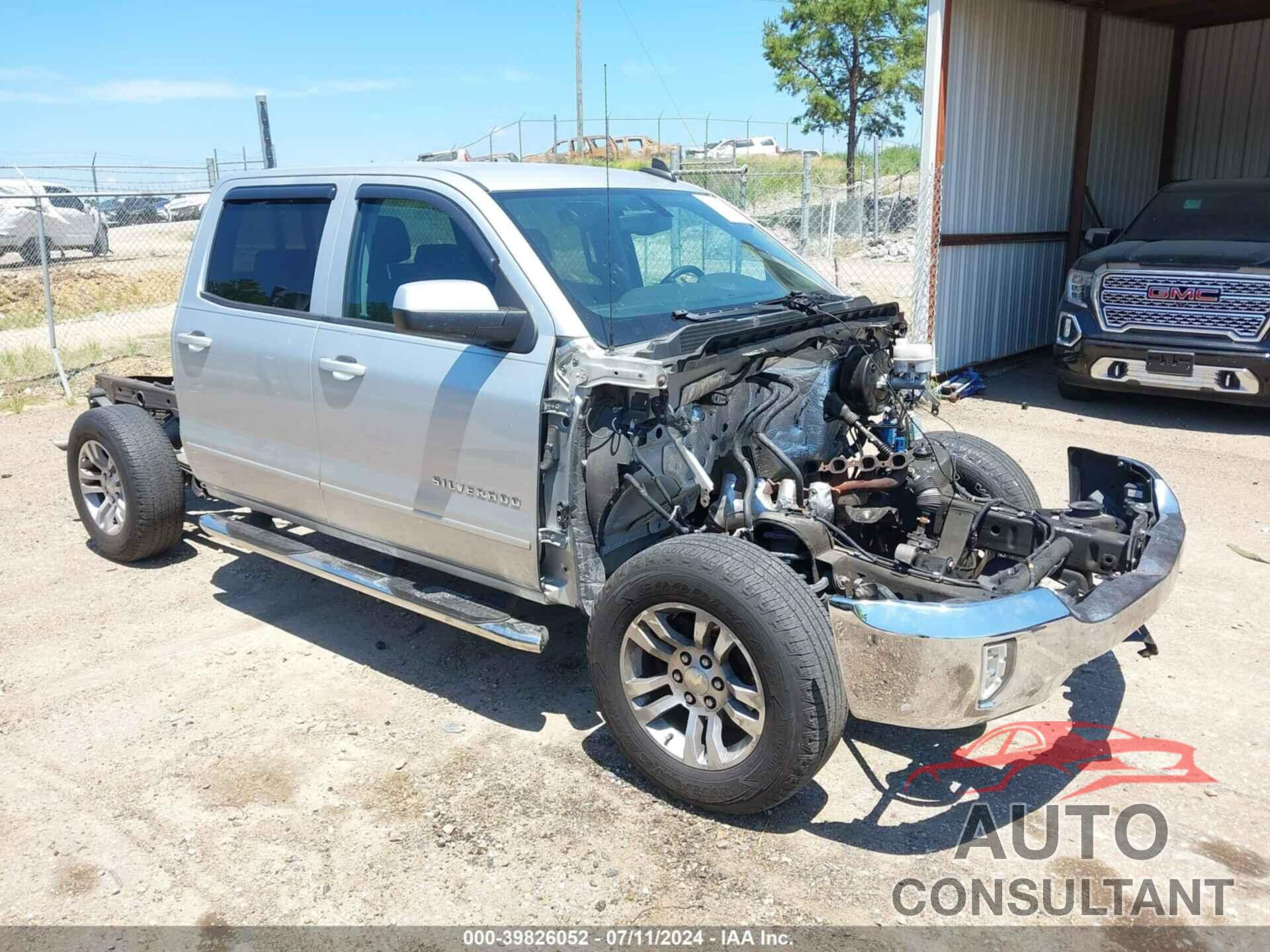 CHEVROLET SILVERADO 1500 2018 - 3GCPCREC6JG206207