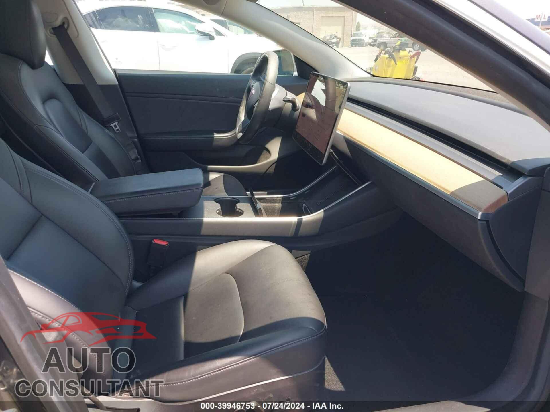 TESLA MODEL 3 2018 - 5YJ3E1EA6JF038549