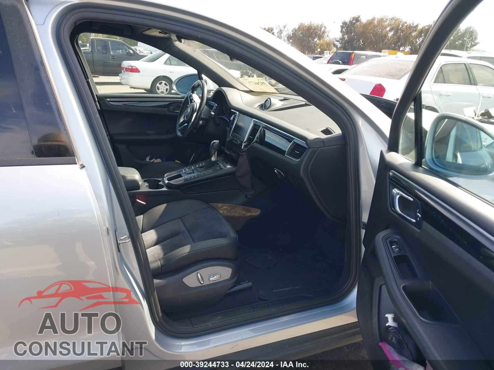 PORSCHE MACAN 2018 - WP1AA2A56JLB01162