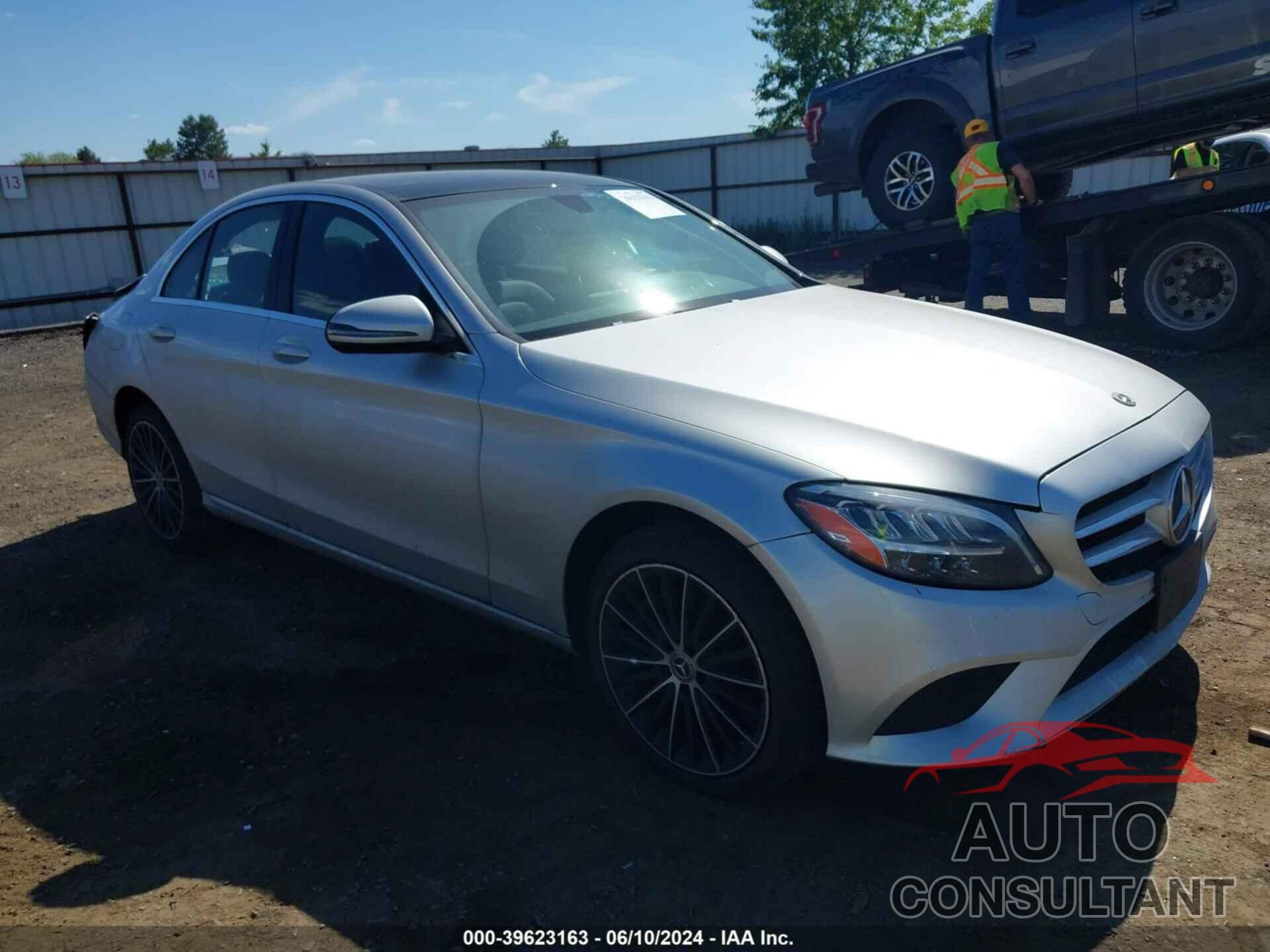 MERCEDES-BENZ C 300 2019 - 55SWF8EB7KU321456