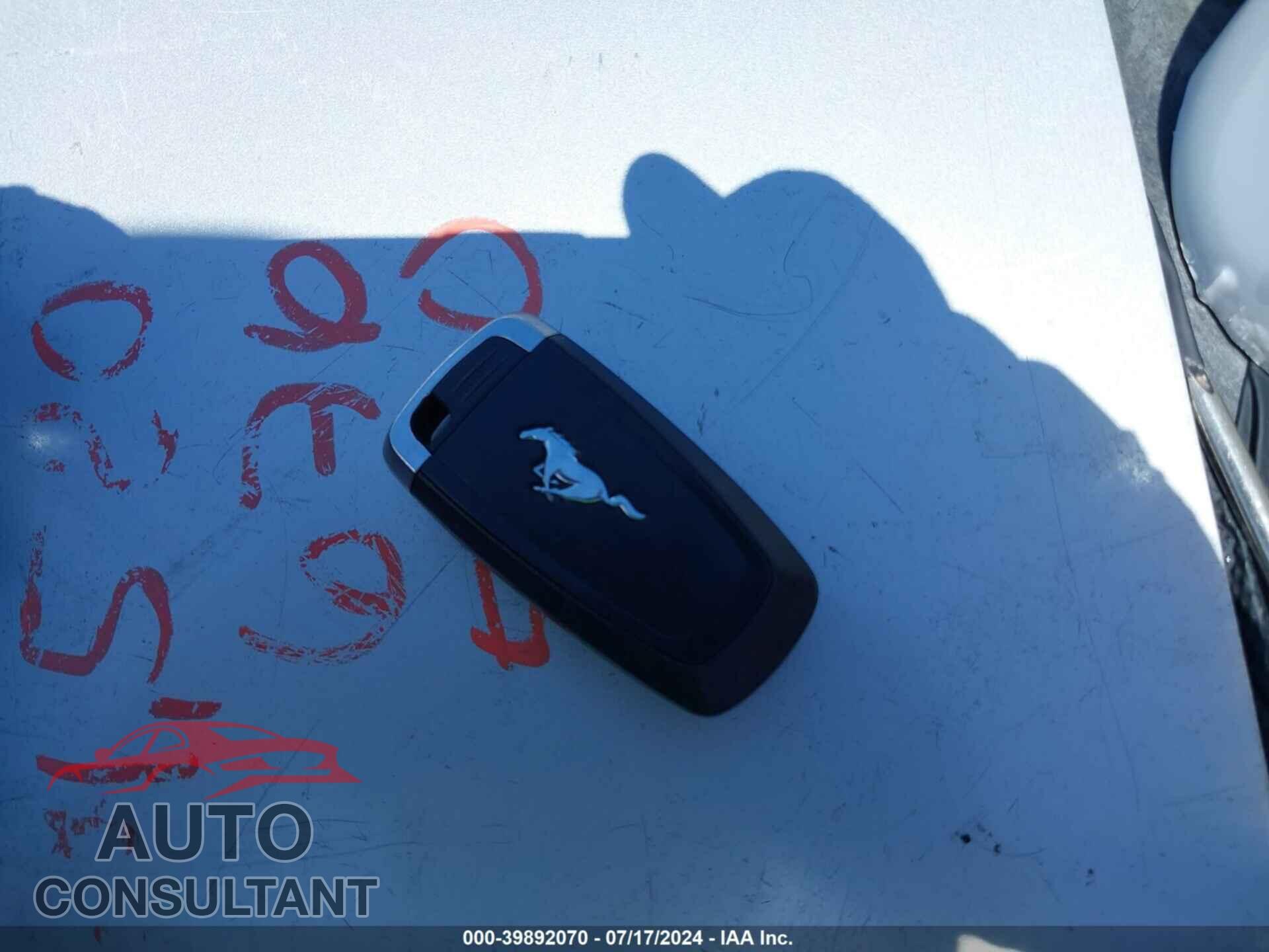 FORD MUSTANG 2018 - 1FATP8UH7J5124333