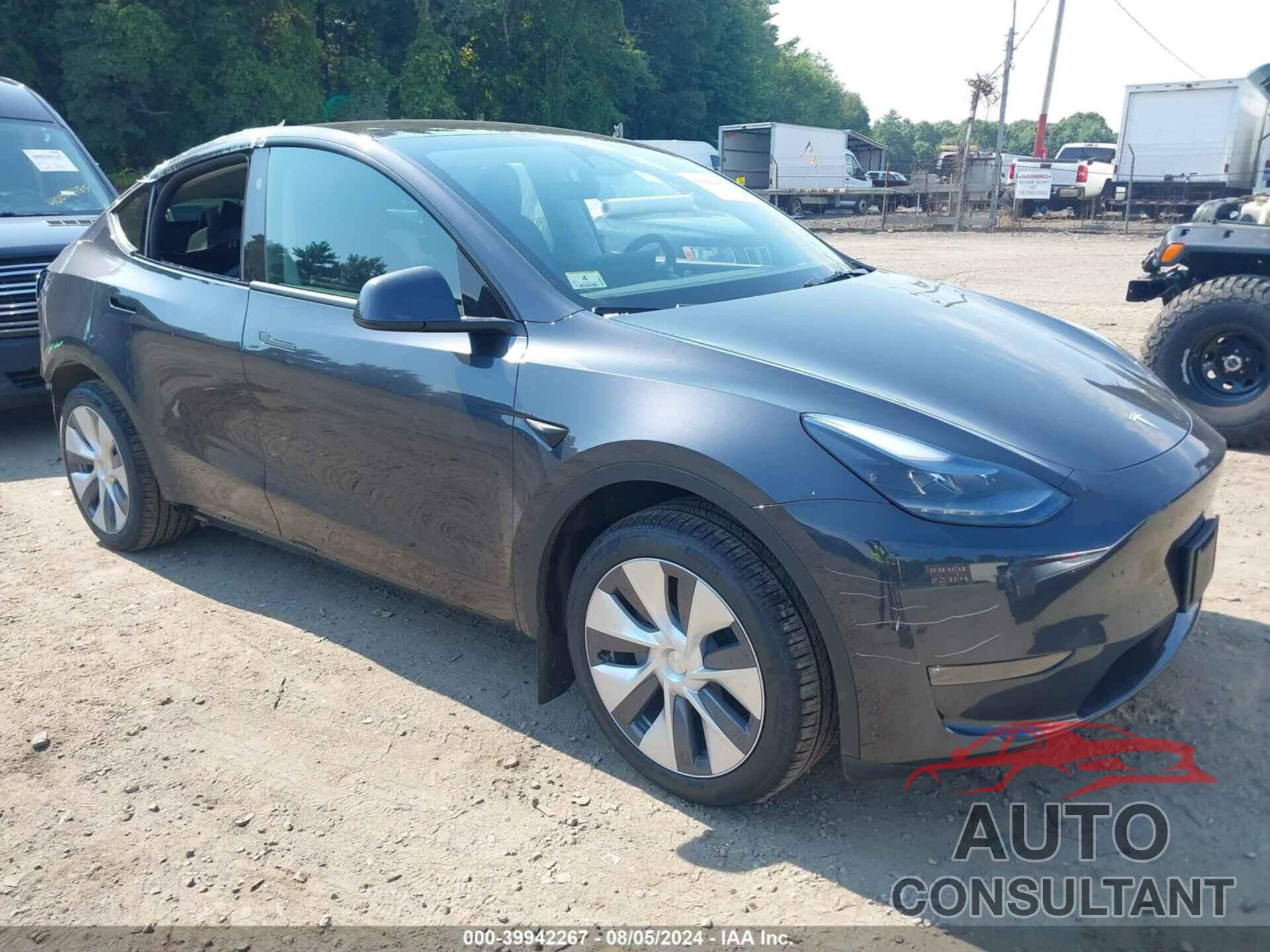 TESLA MODEL Y 2024 - 7SAYGDEE4RA271152