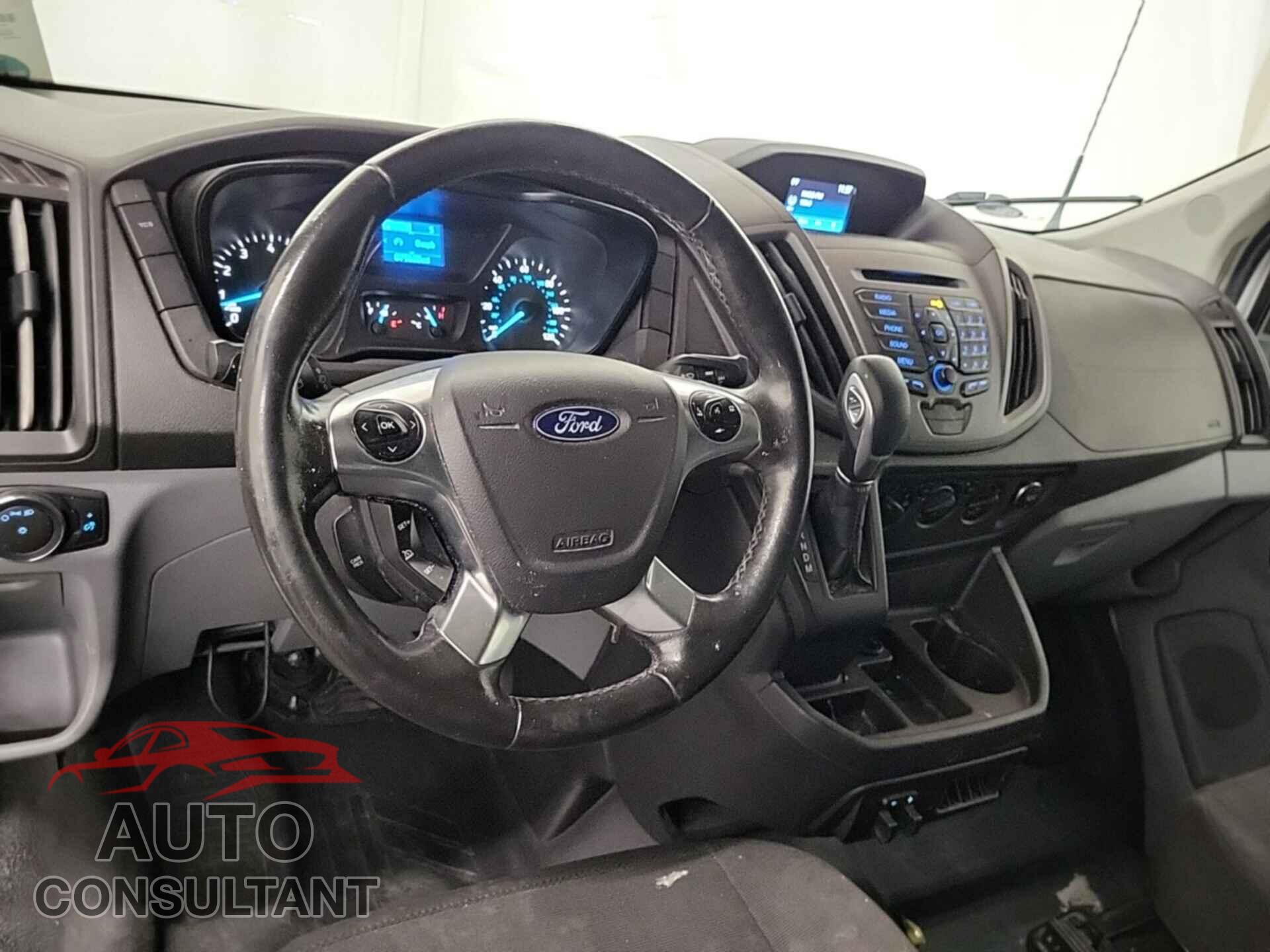 FORD TRANSIT 2017 - 1FTYR2CMXHKB17247