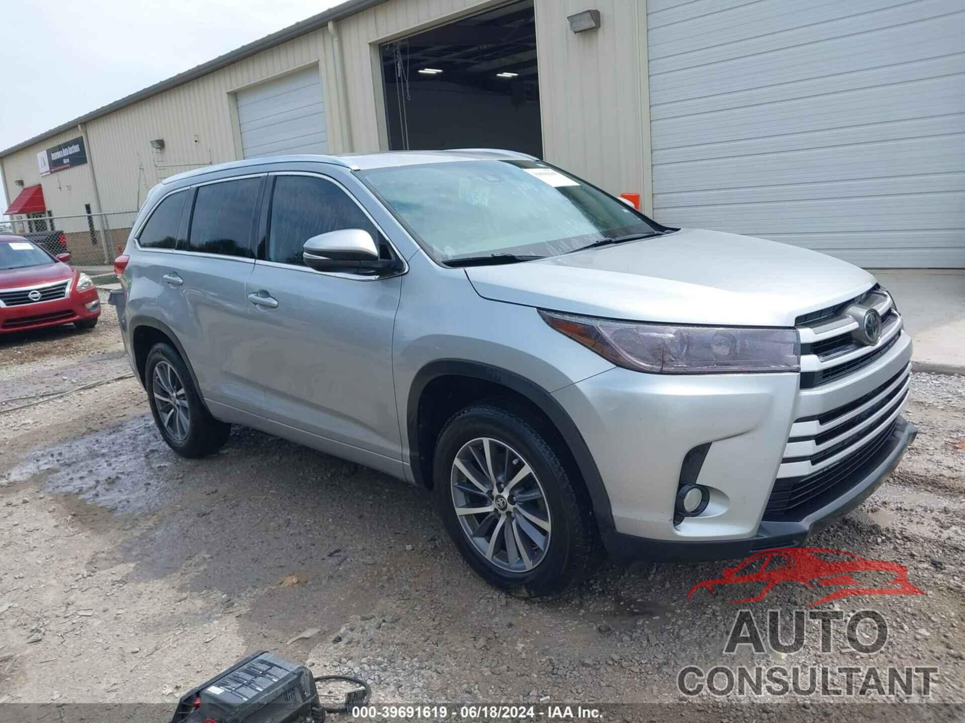 TOYOTA HIGHLANDER 2018 - 5TDKZRFH3JS283931