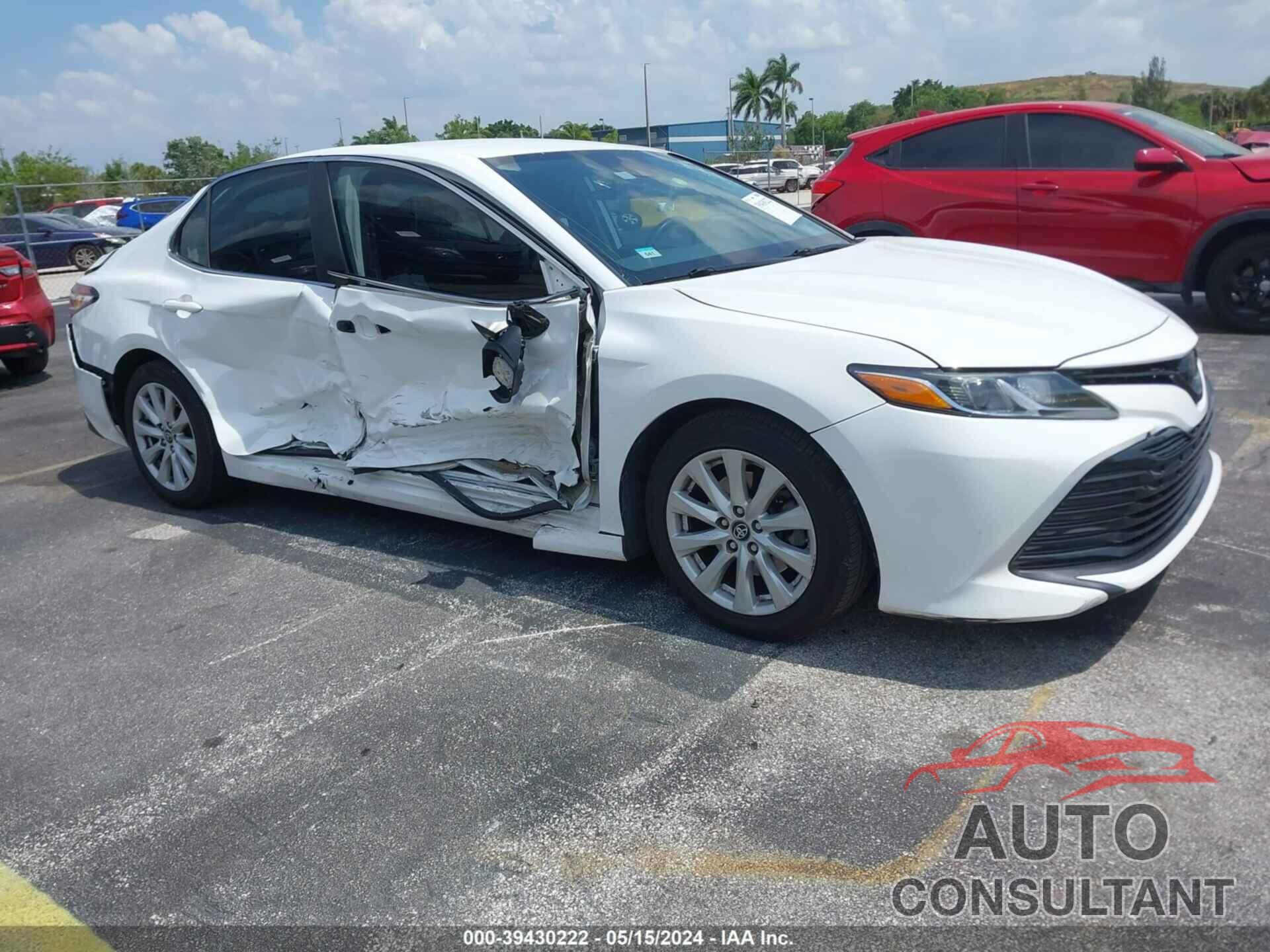 TOYOTA CAMRY 2019 - 4T1B11HK3KU854943
