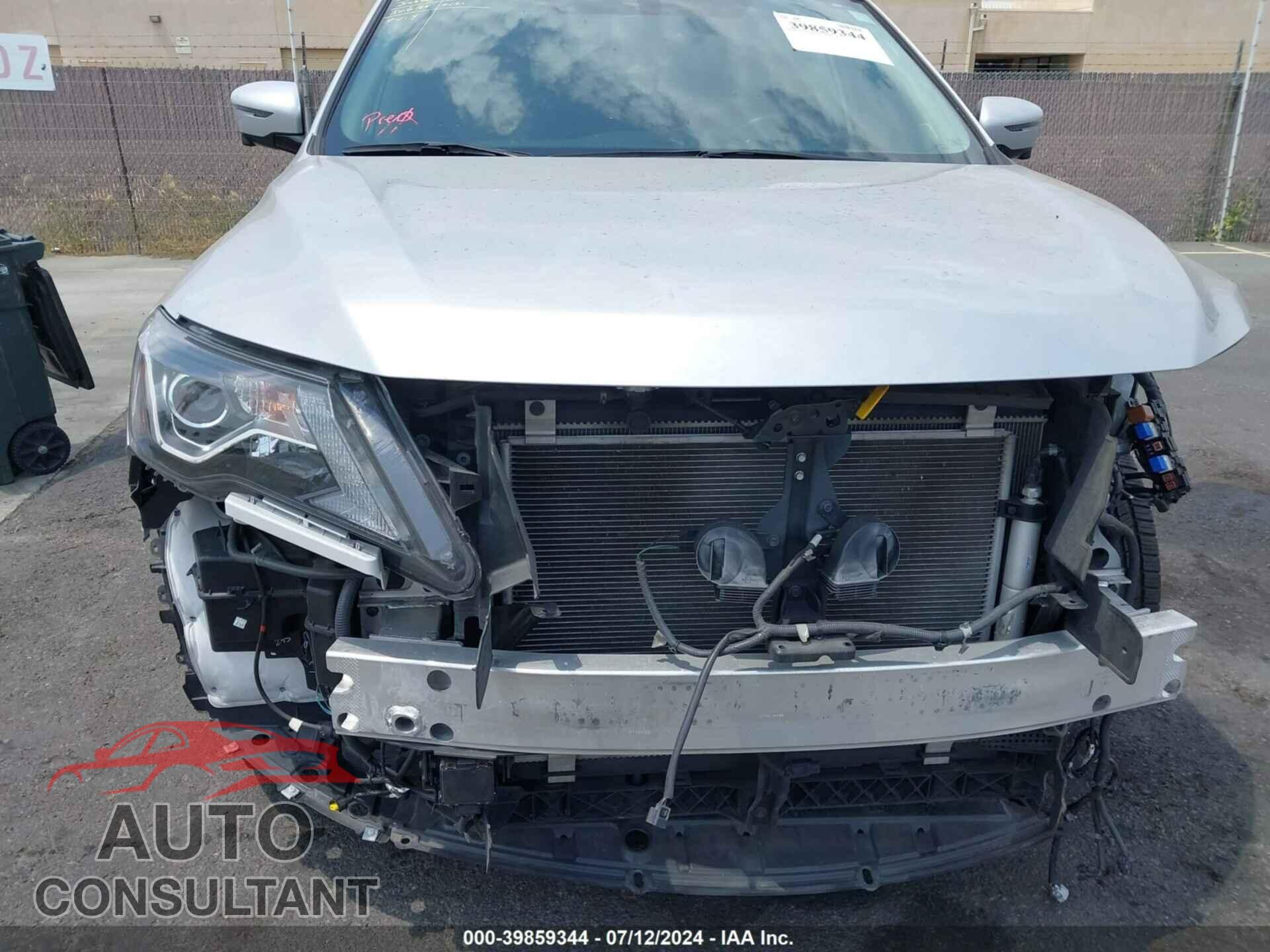 NISSAN PATHFINDER 2018 - 5N1DR2MM8JC635690