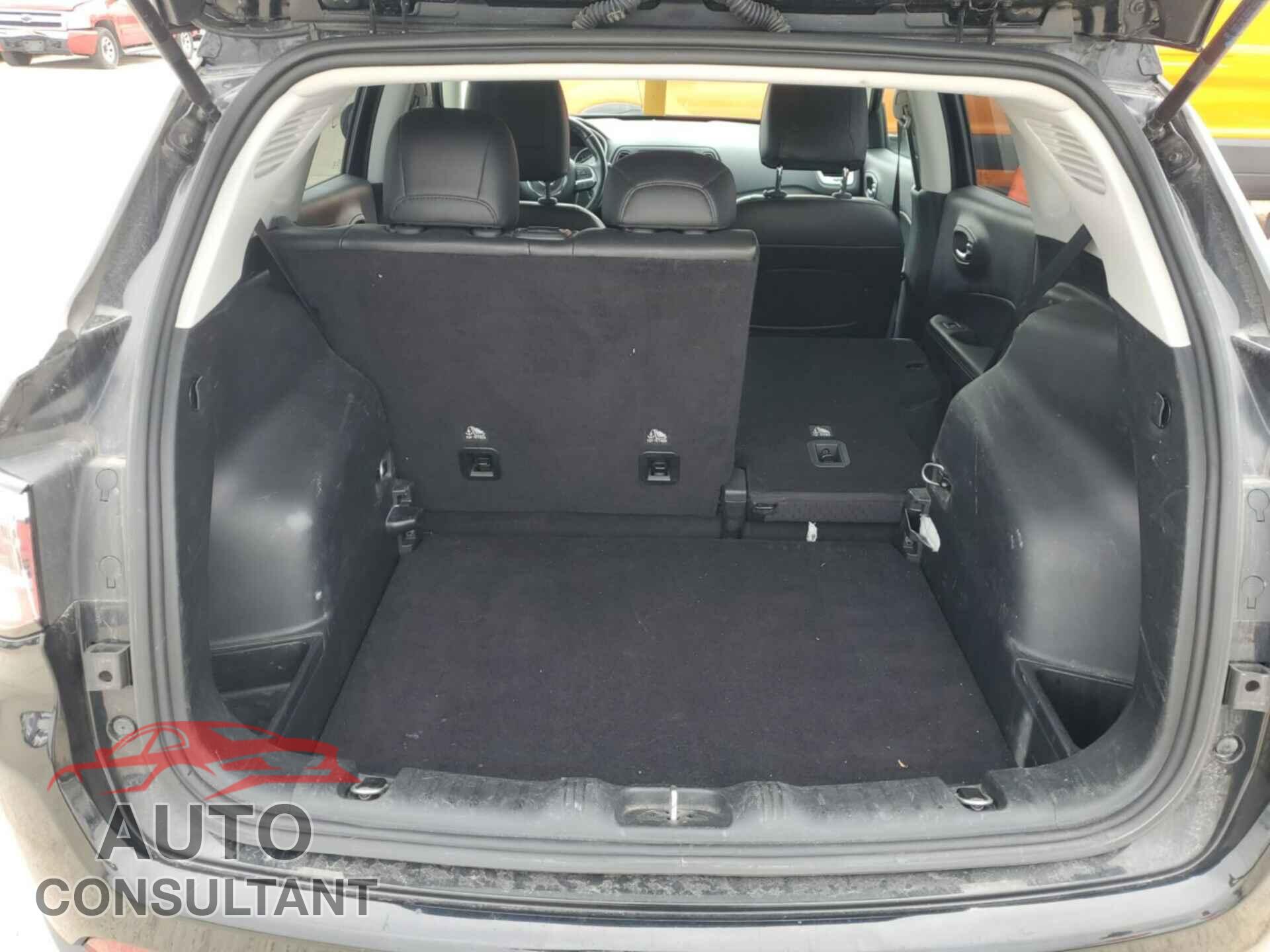 JEEP COMPASS 2018 - 3C4NJDBB7JT284076