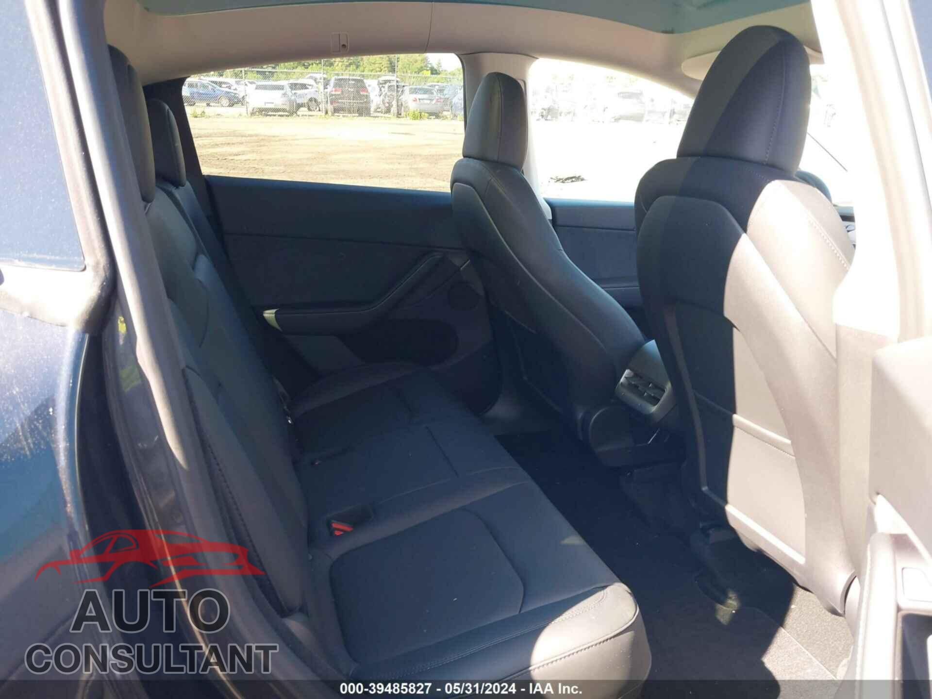 TESLA MODEL Y 2024 - 7SAYGDEE4RA226258