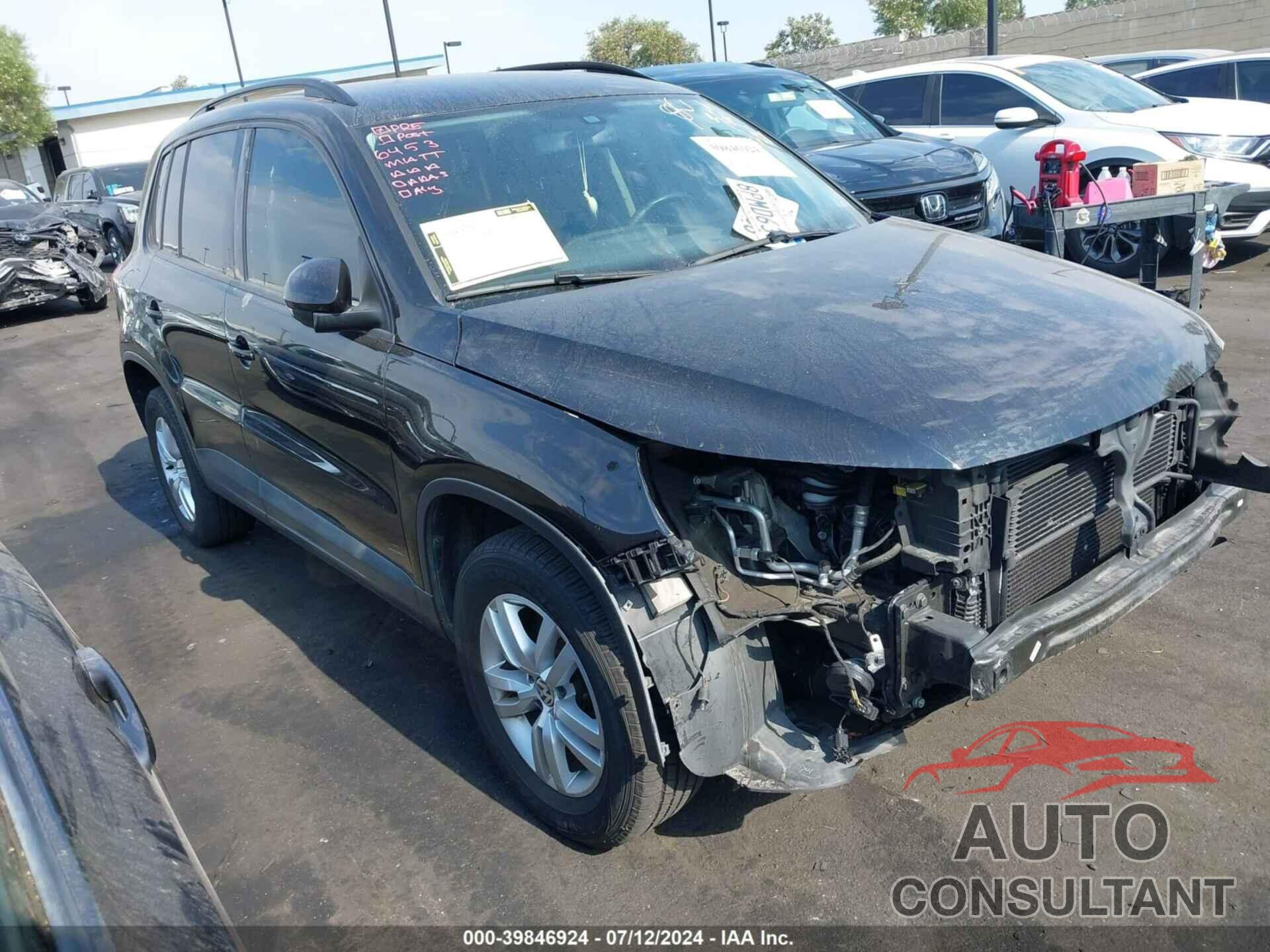 VOLKSWAGEN TIGUAN 2017 - WVGAV7AX2HK000362