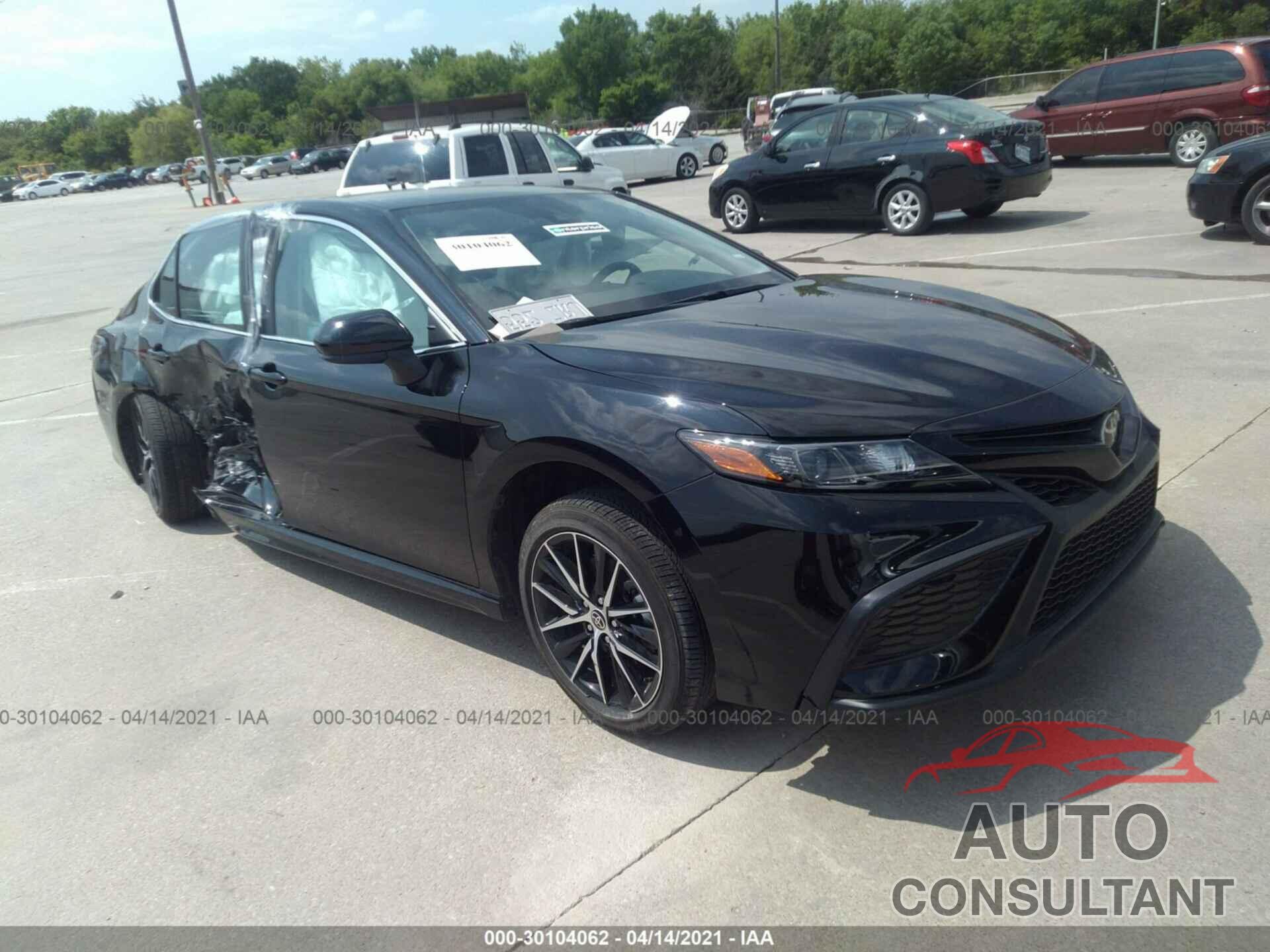 TOYOTA CAMRY 2021 - 4T1G11AKXMU407836