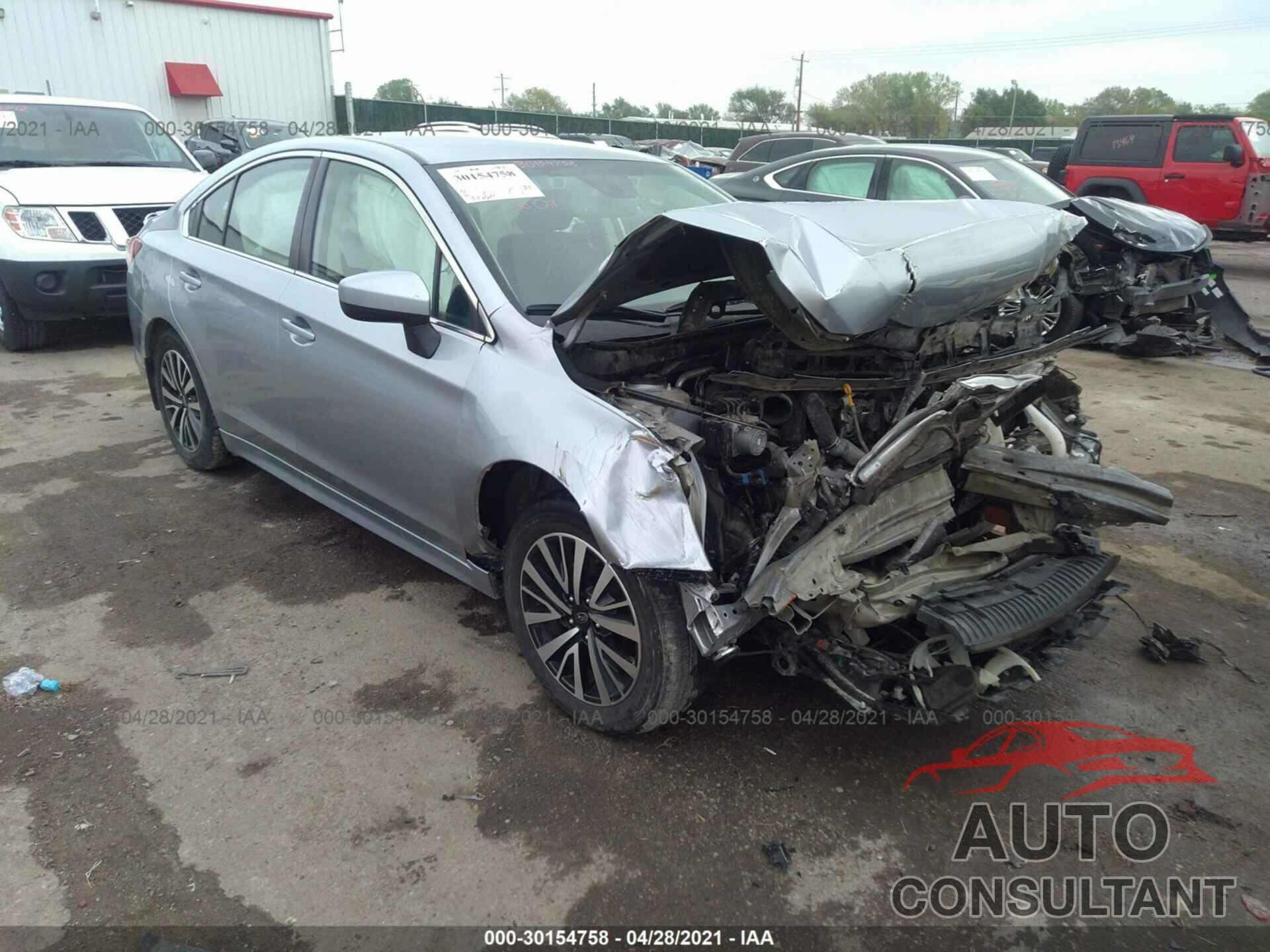 SUBARU LEGACY 2019 - 4S3BNAF61K3038821