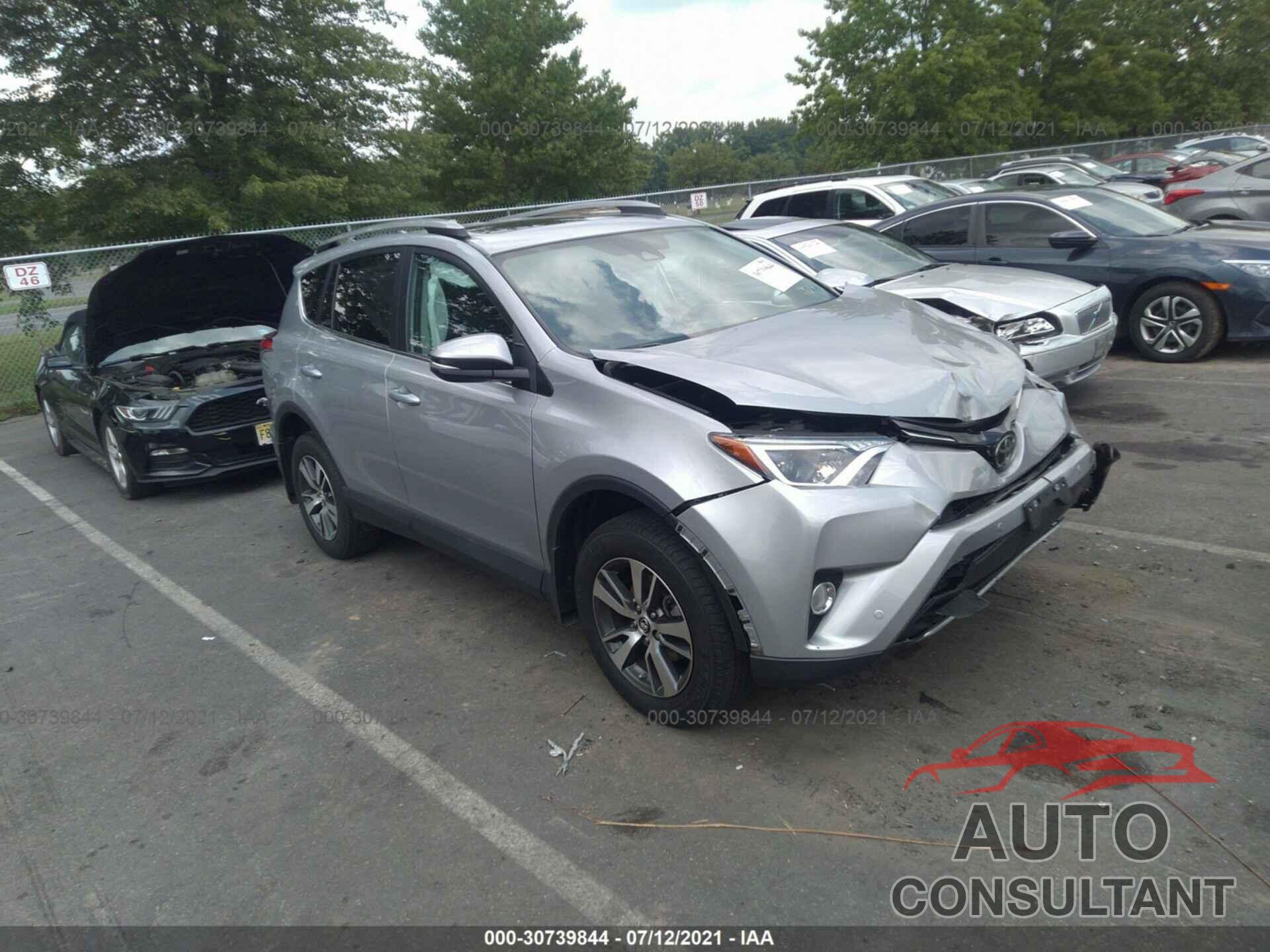 TOYOTA RAV4 2018 - 2T3RFREV1JW844446