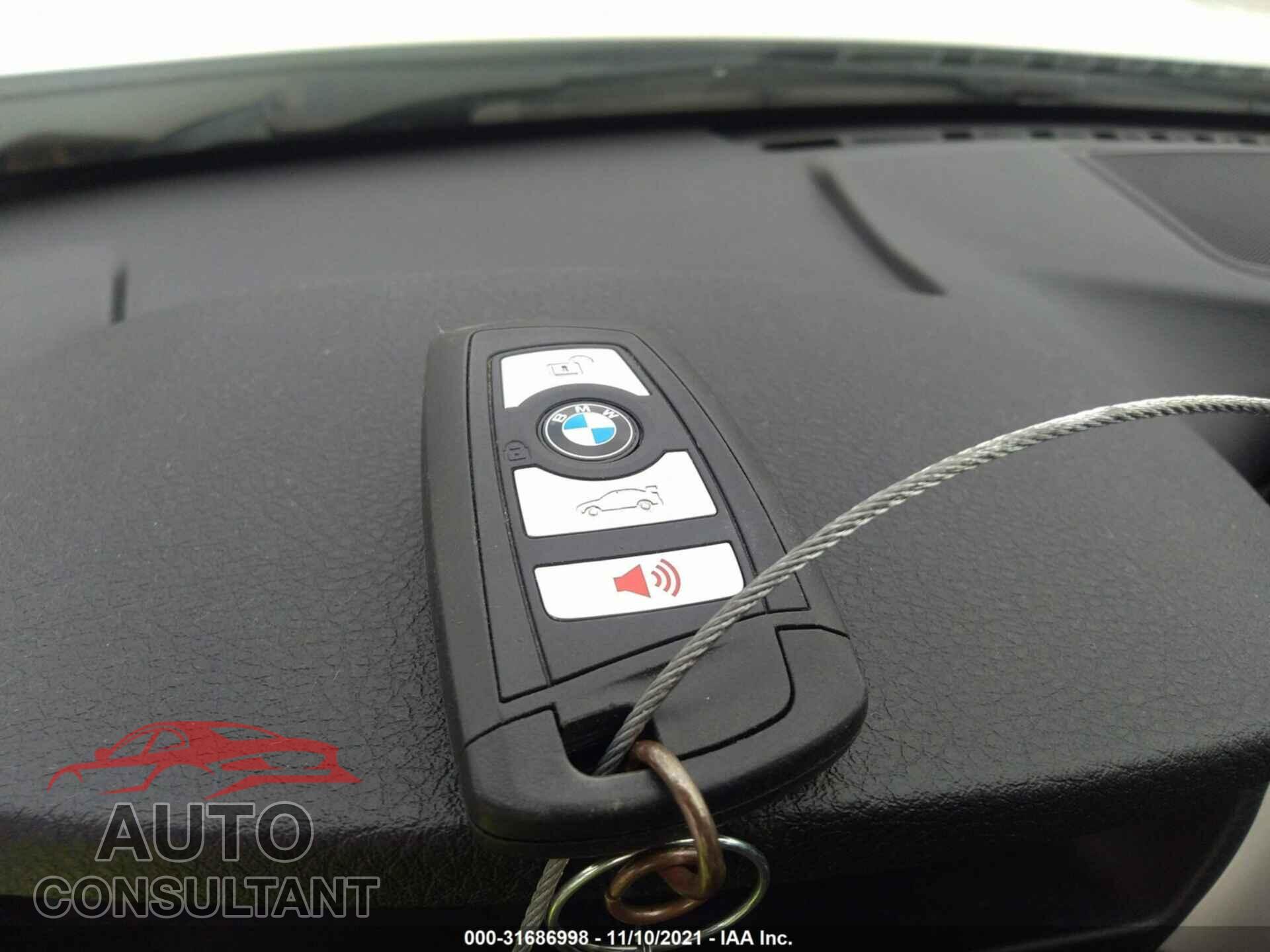 BMW 3 SERIES 2016 - WBA8E1G52GNU11227