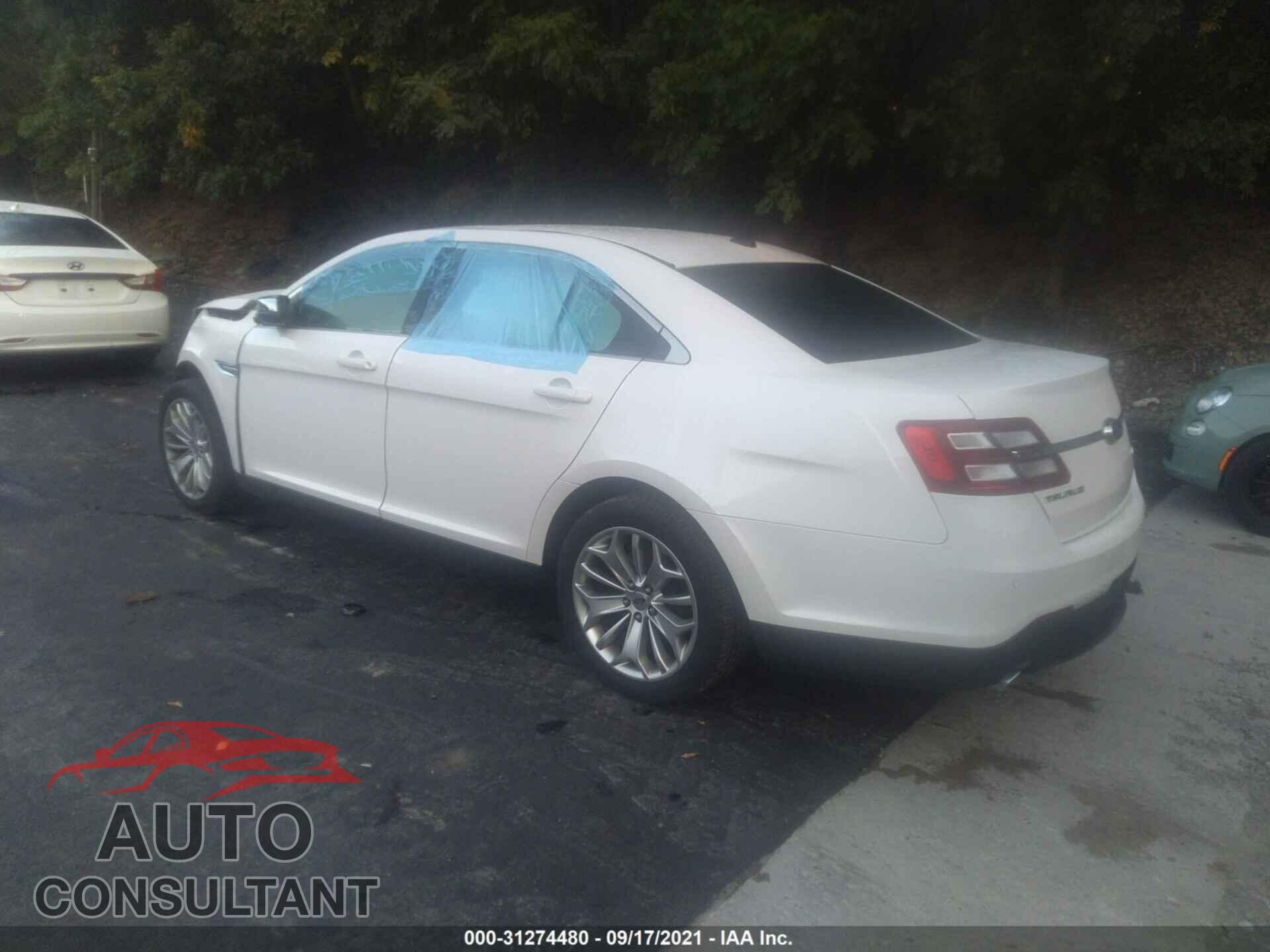 FORD TAURUS 2018 - 1FAHP2F89JG102225