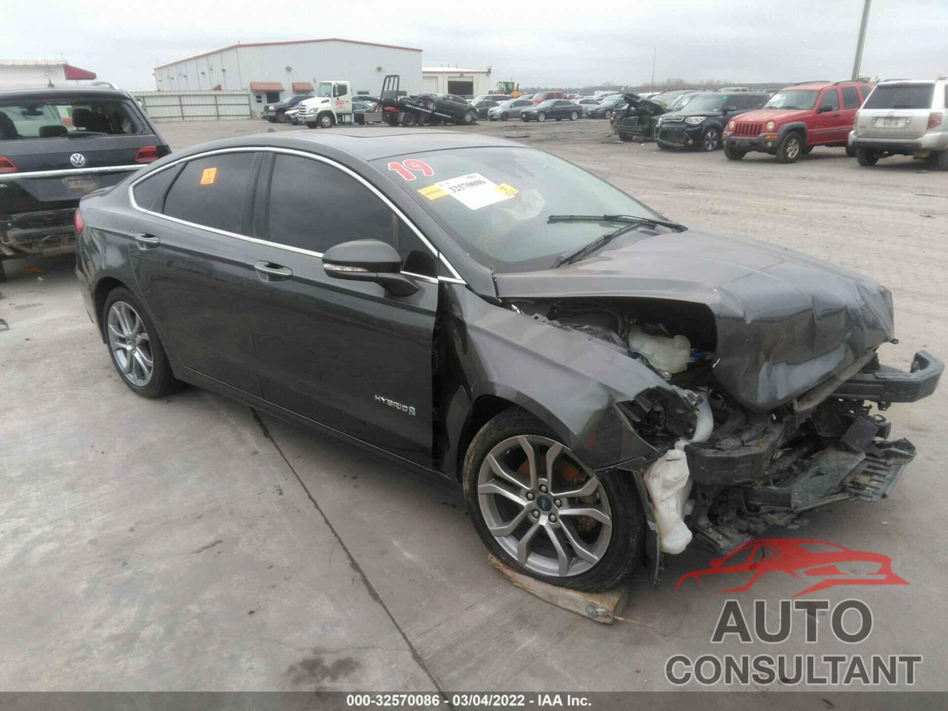 FORD FUSION HYBRID 2019 - 3FA6P0RU9KR144487