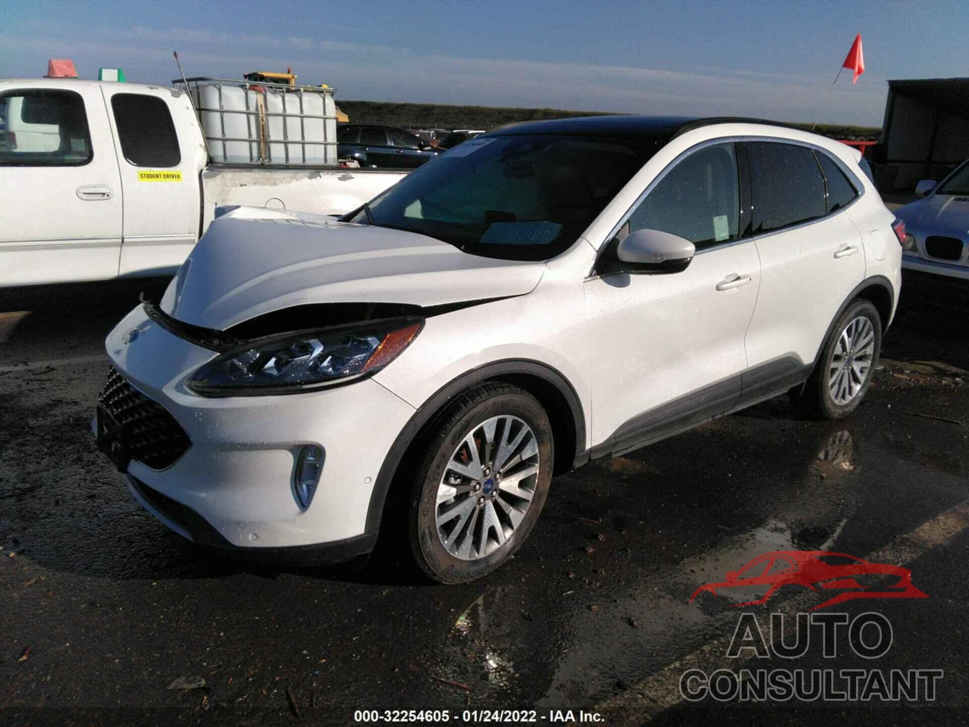 FORD ESCAPE 2020 - 1FMCU0DZ1LUC17561