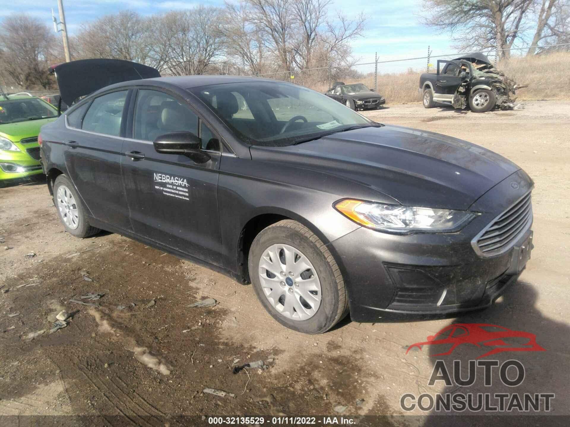 FORD FUSION 2019 - 3FA6P0G70KR151616