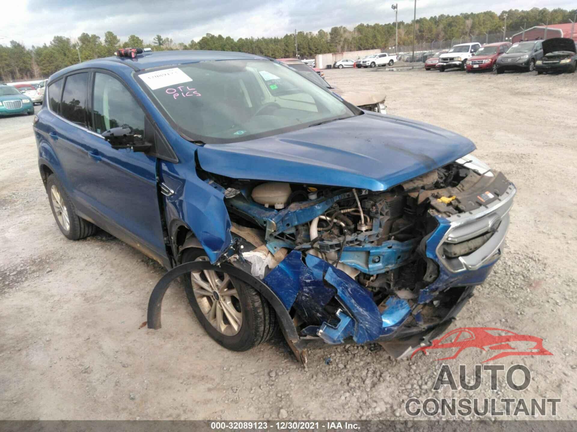 FORD ESCAPE 2017 - 1FMCU0GD0HUA74996