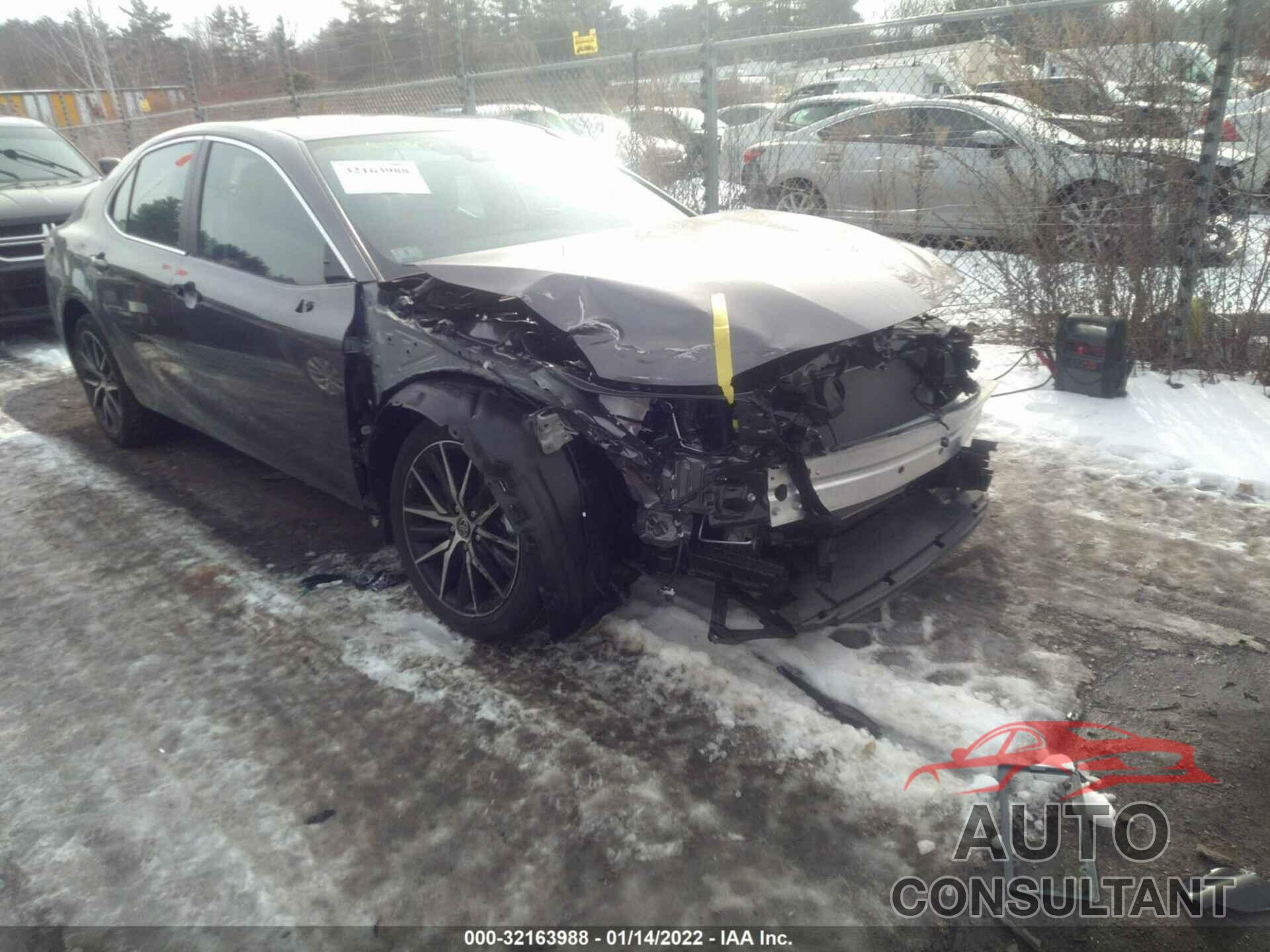 TOYOTA CAMRY 2021 - 4T1G11BK0MU044235