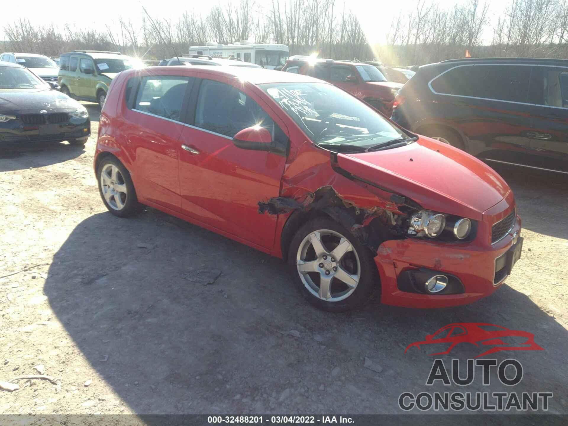 CHEVROLET SONIC 2016 - 1G1JE6SB3G4143771