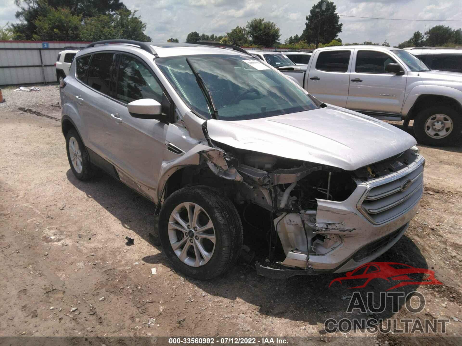 FORD ESCAPE 2018 - 1FMCU0GD8JUA11960