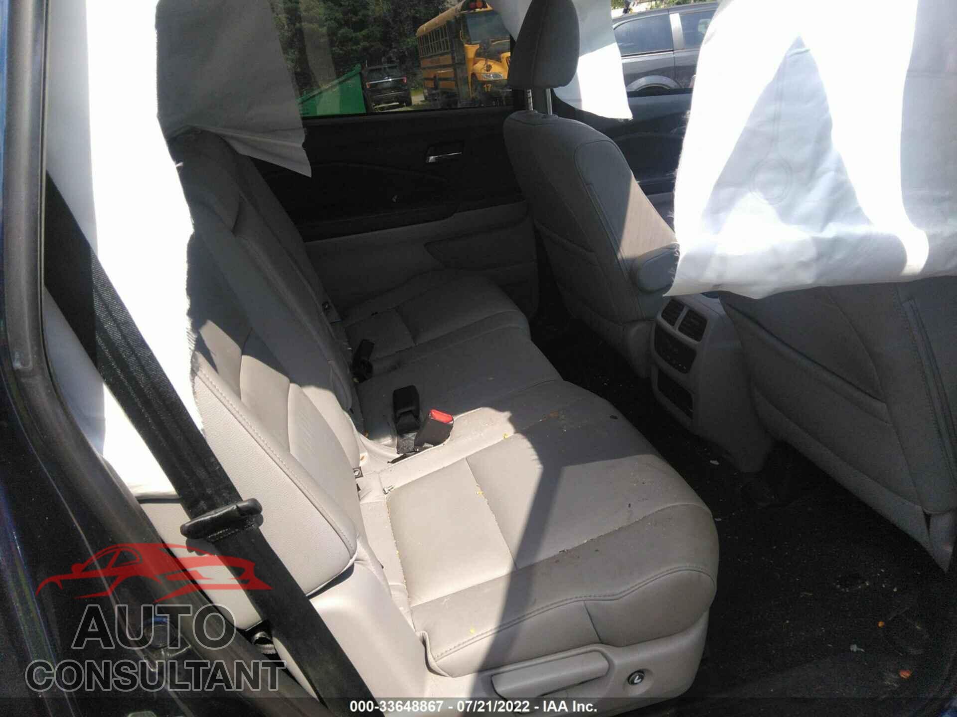 HONDA PILOT 2017 - 5FNYF6H57HB085677