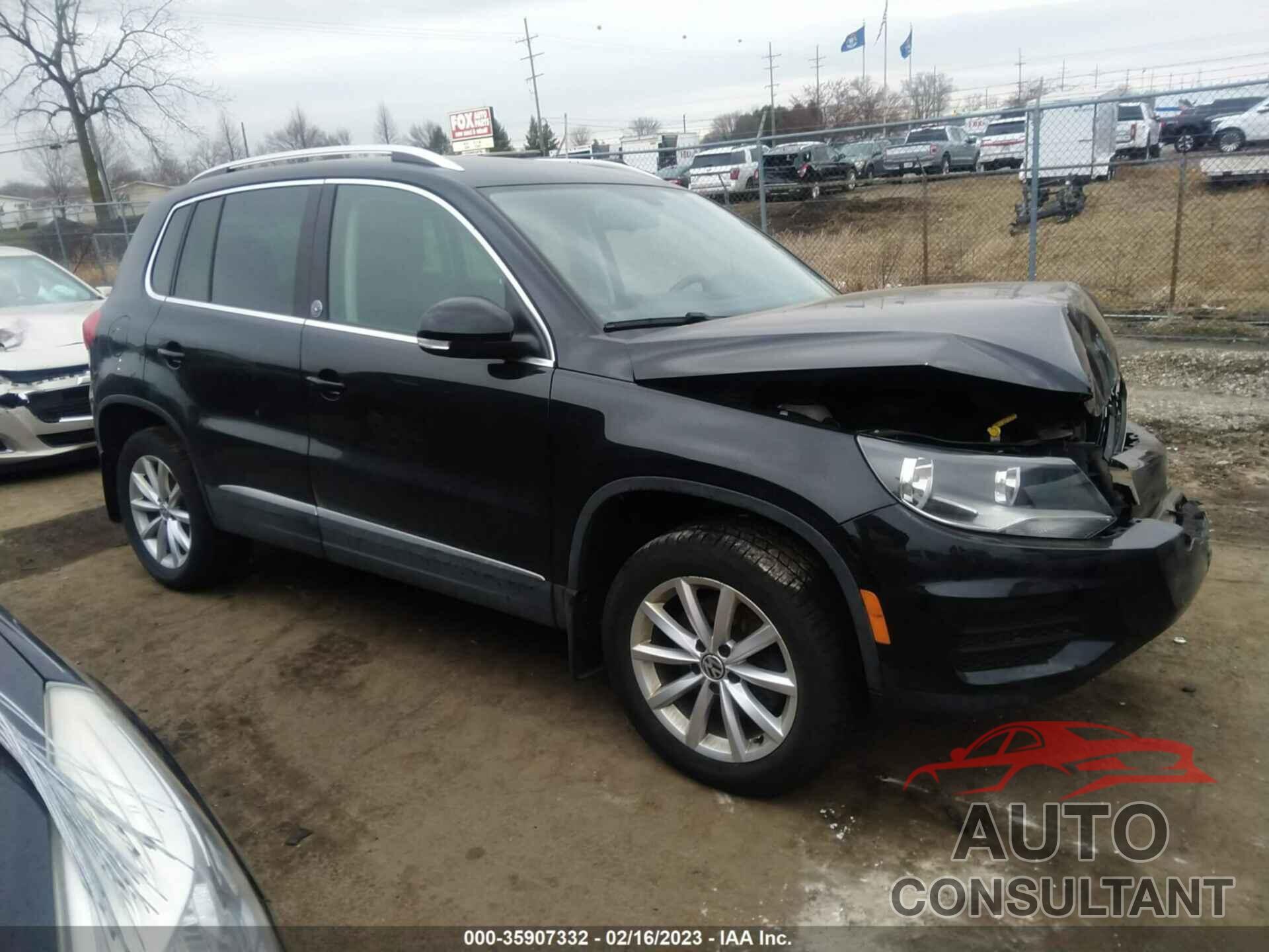 VOLKSWAGEN TIGUAN 2017 - WVGSV7AX2HK016923