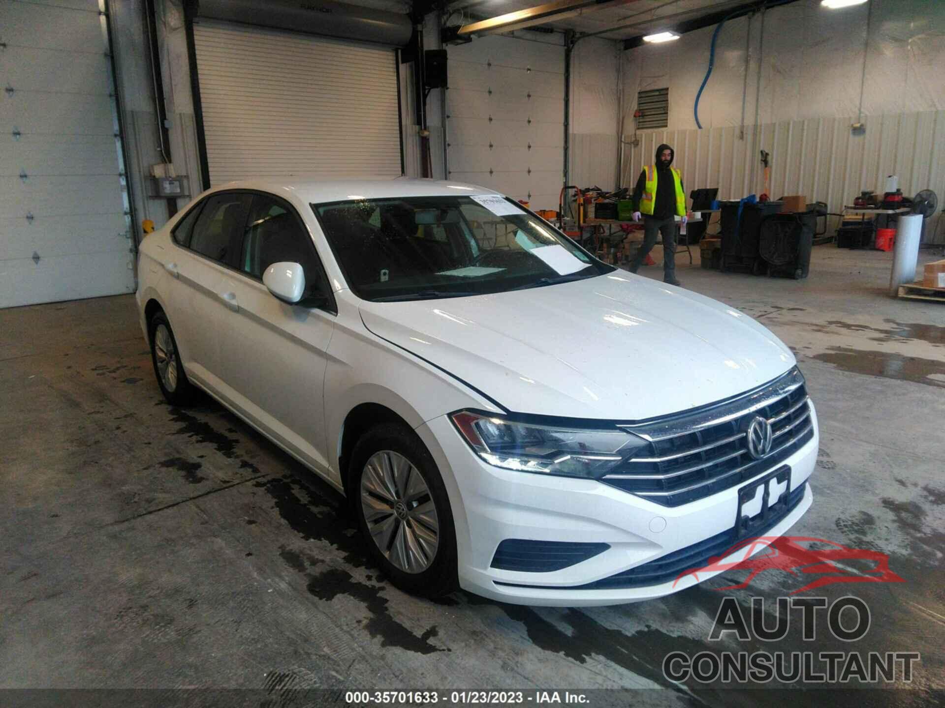 VOLKSWAGEN JETTA 2019 - 3VWC57BU1KM027034