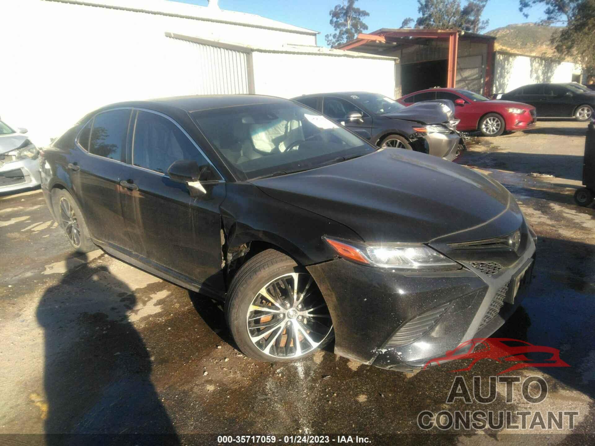 TOYOTA CAMRY 2018 - JTNB11HKXJ3068884
