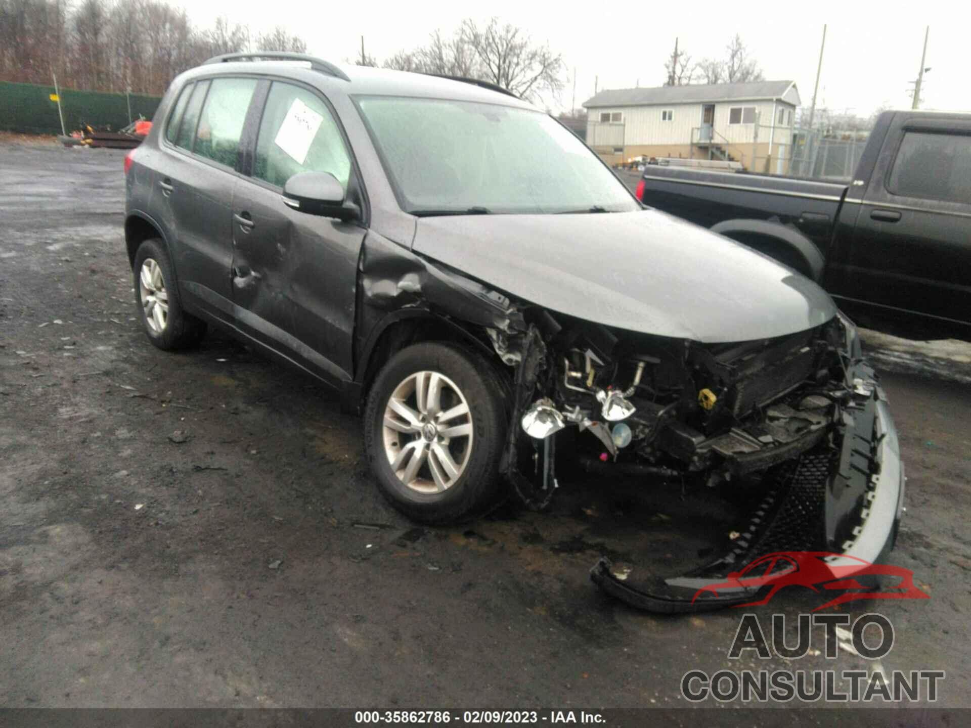 VOLKSWAGEN TIGUAN 2016 - WVGBV7AXXGW558553