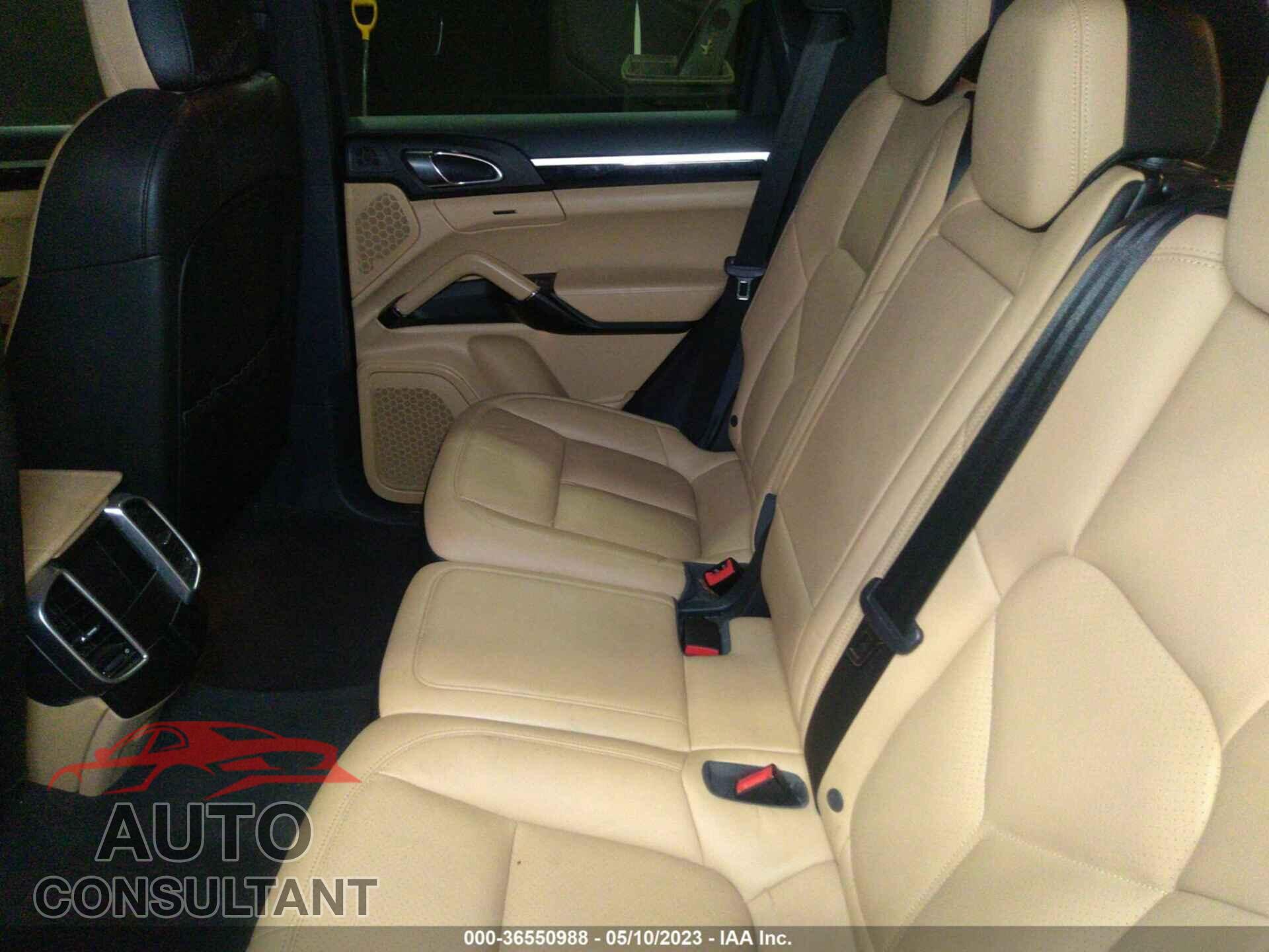 PORSCHE CAYENNE 2017 - WP1AA2A20HKA90309