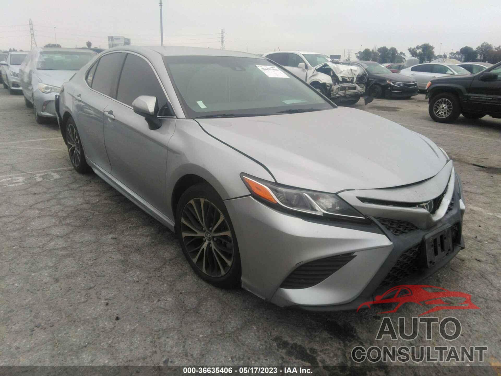 TOYOTA CAMRY 2018 - 4T1B11HK1JU606429