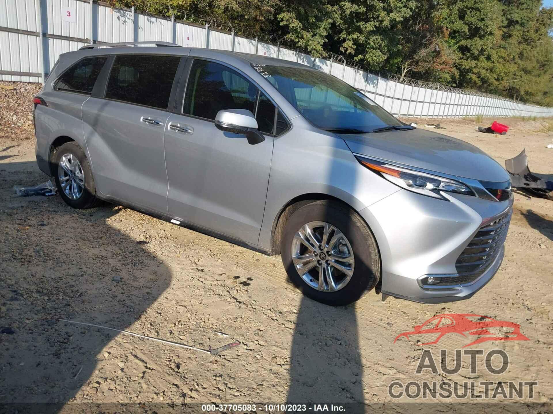 TOYOTA SIENNA 2023 - 5TDESKFC5PS095613