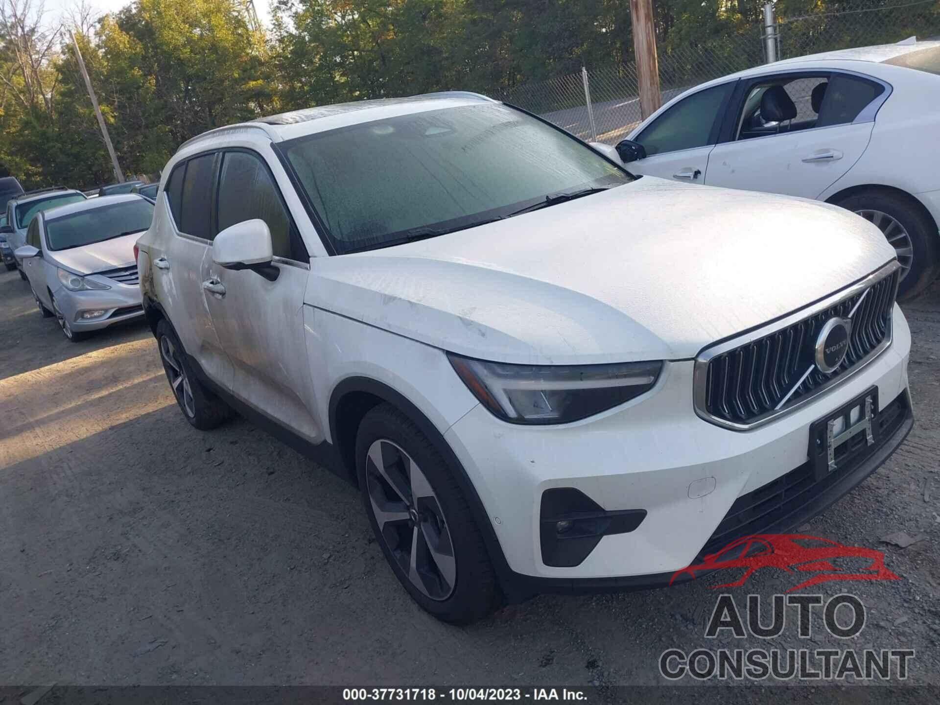 VOLVO XC40 2023 - YV4L12UN2P2929789