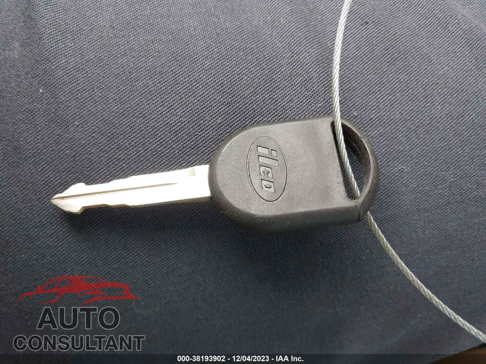 FORD TAURUS 2016 - 1FAHP2E90GG119238
