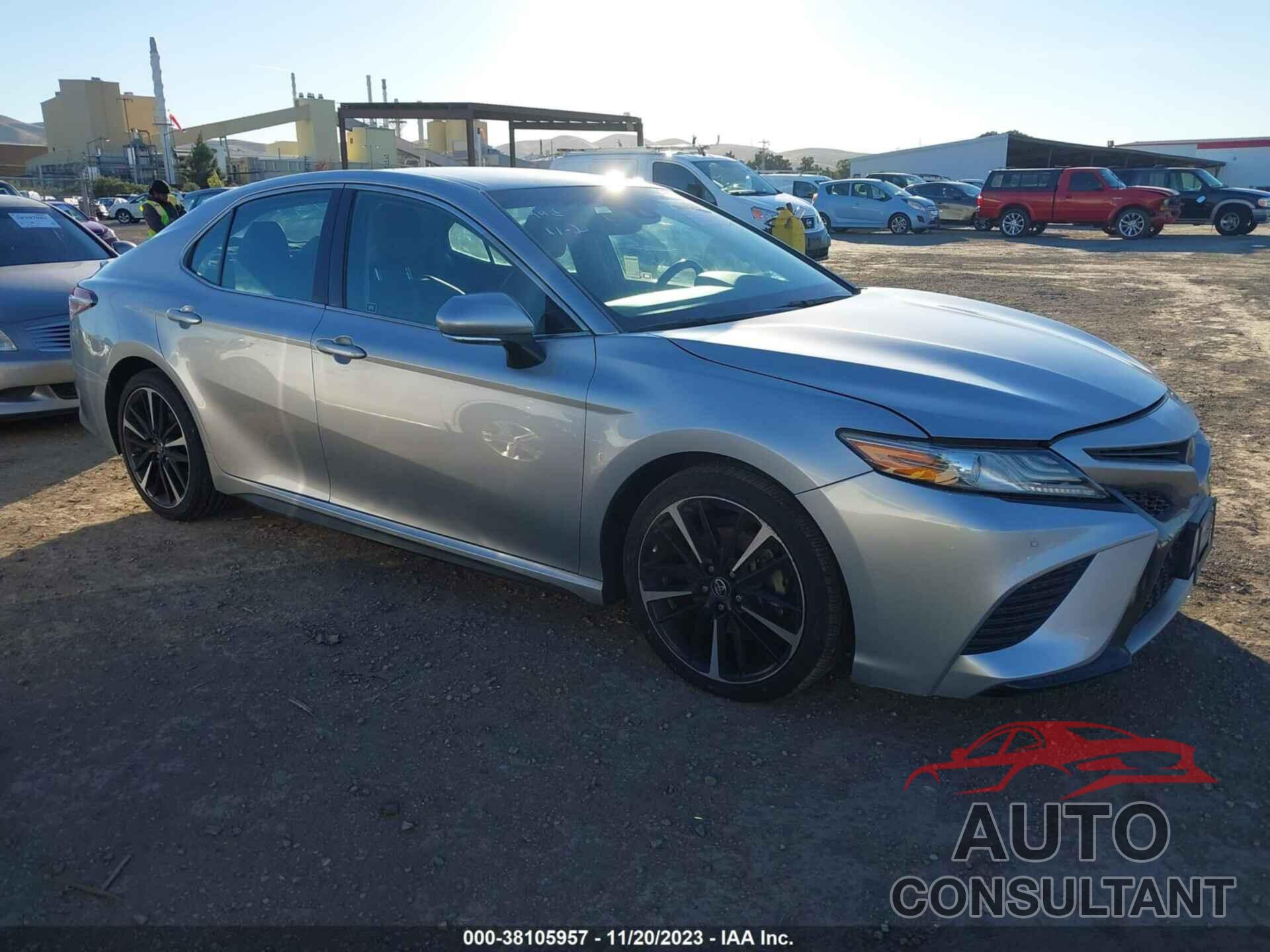 TOYOTA CAMRY 2018 - 4T1B61HK4JU029400