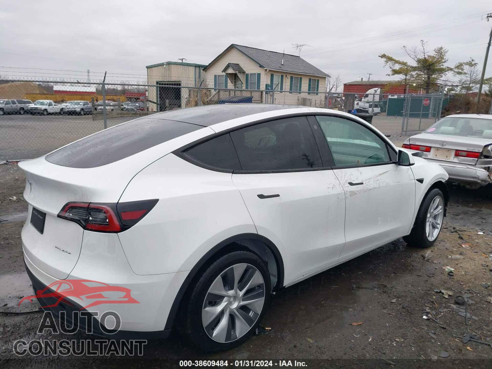 TESLA MODEL Y 2023 - 7SAYGDEE7PF666877