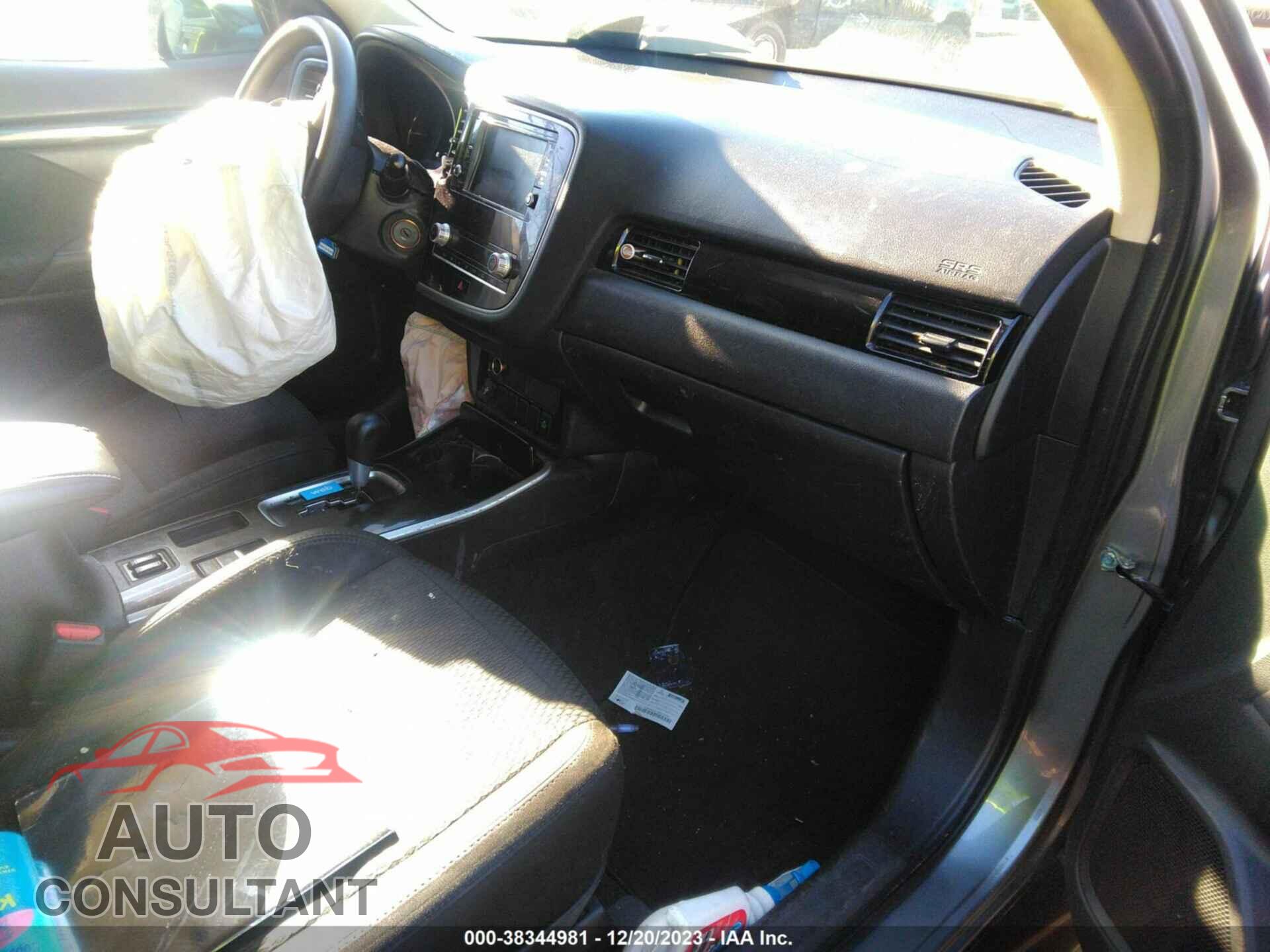 MITSUBISHI OUTLANDER 2020 - JA4AD2A37LZ006840