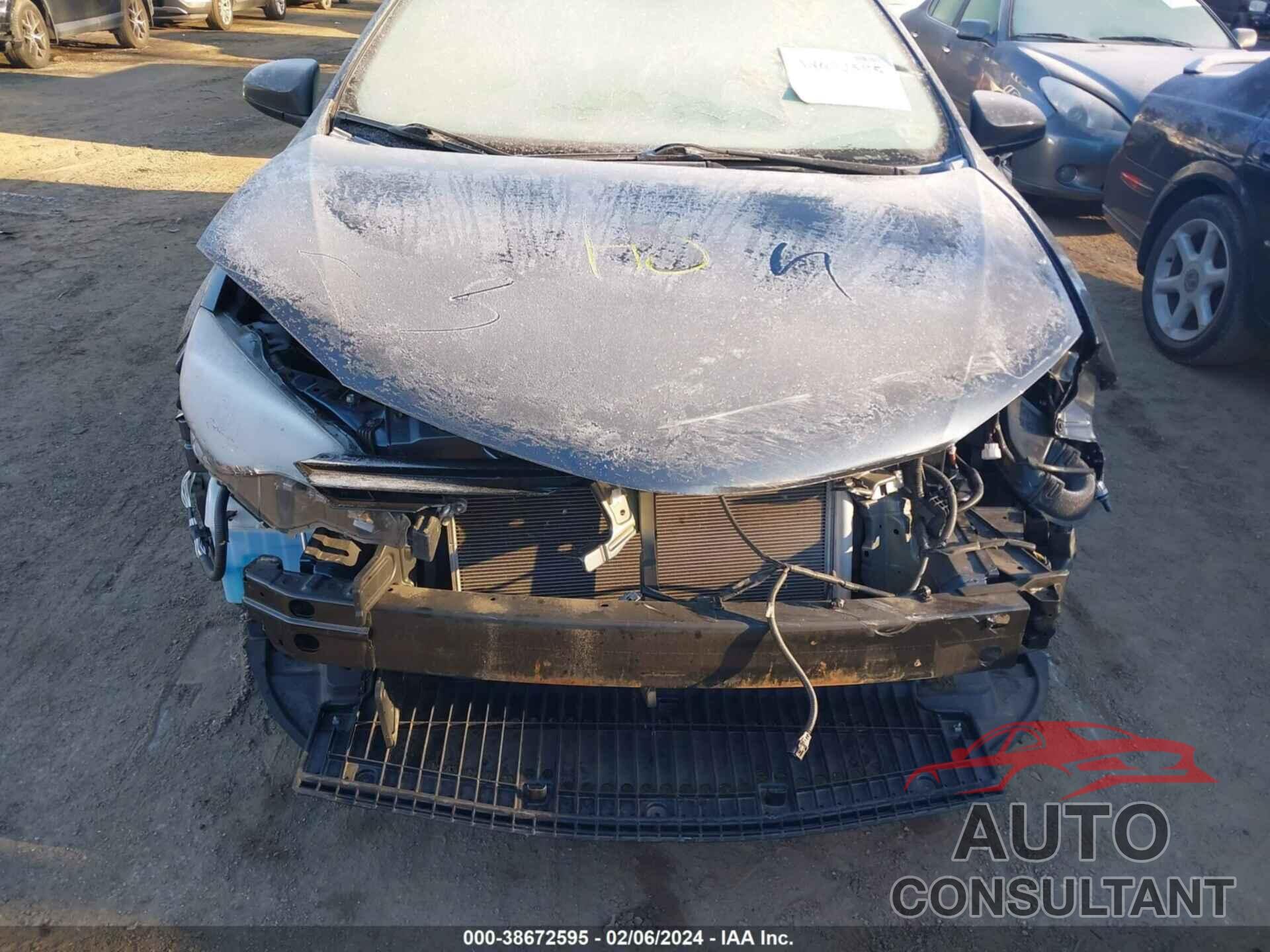 TOYOTA COROLLA 2018 - 2T1BURHEXJC087656