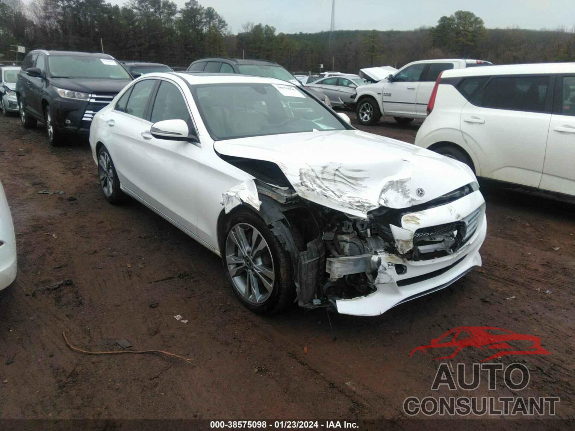 MERCEDES-BENZ C 300 2018 - 55SWF4JB7JU239742