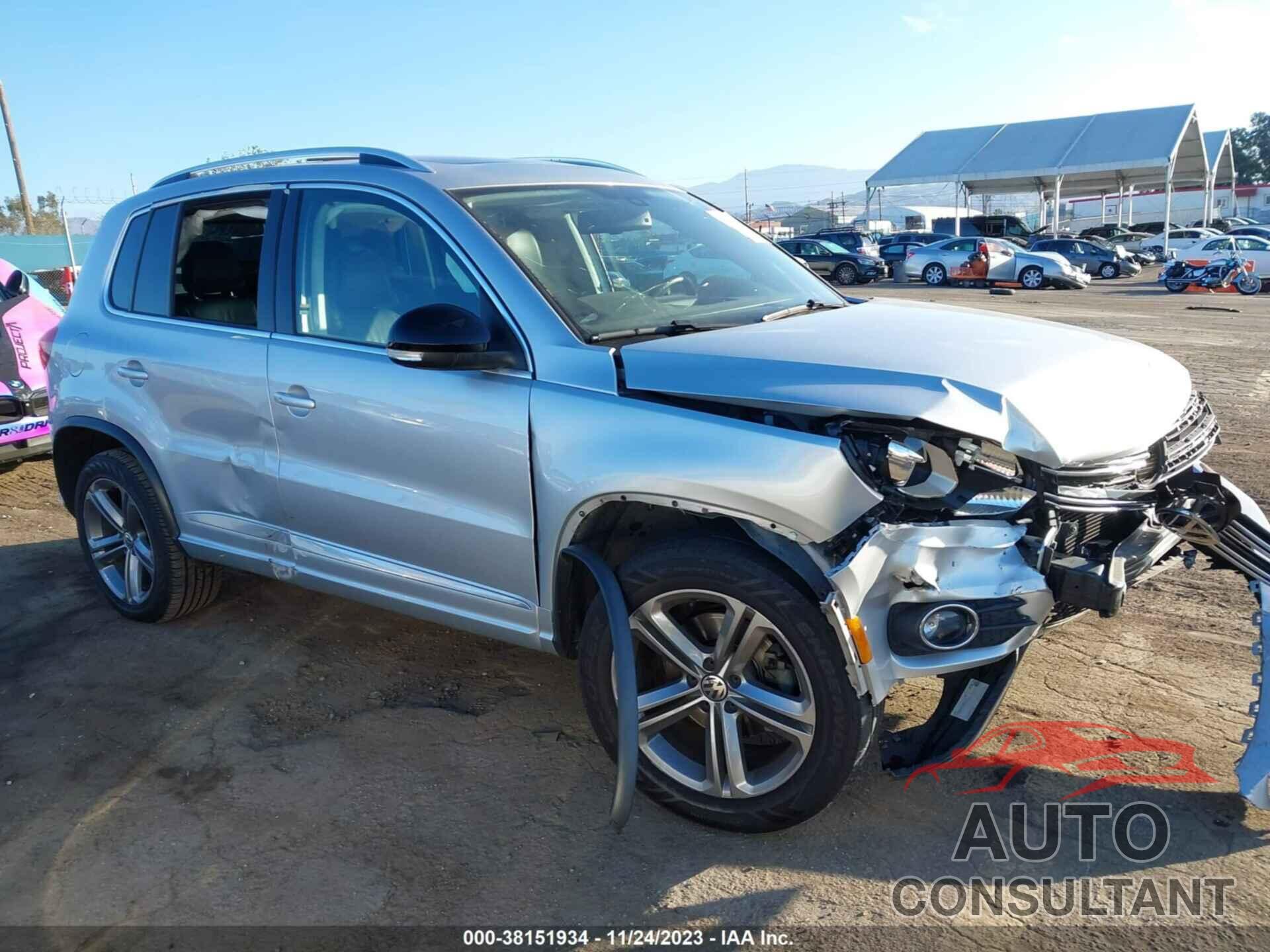 VOLKSWAGEN TIGUAN 2017 - WVGTV7AX8HW507039