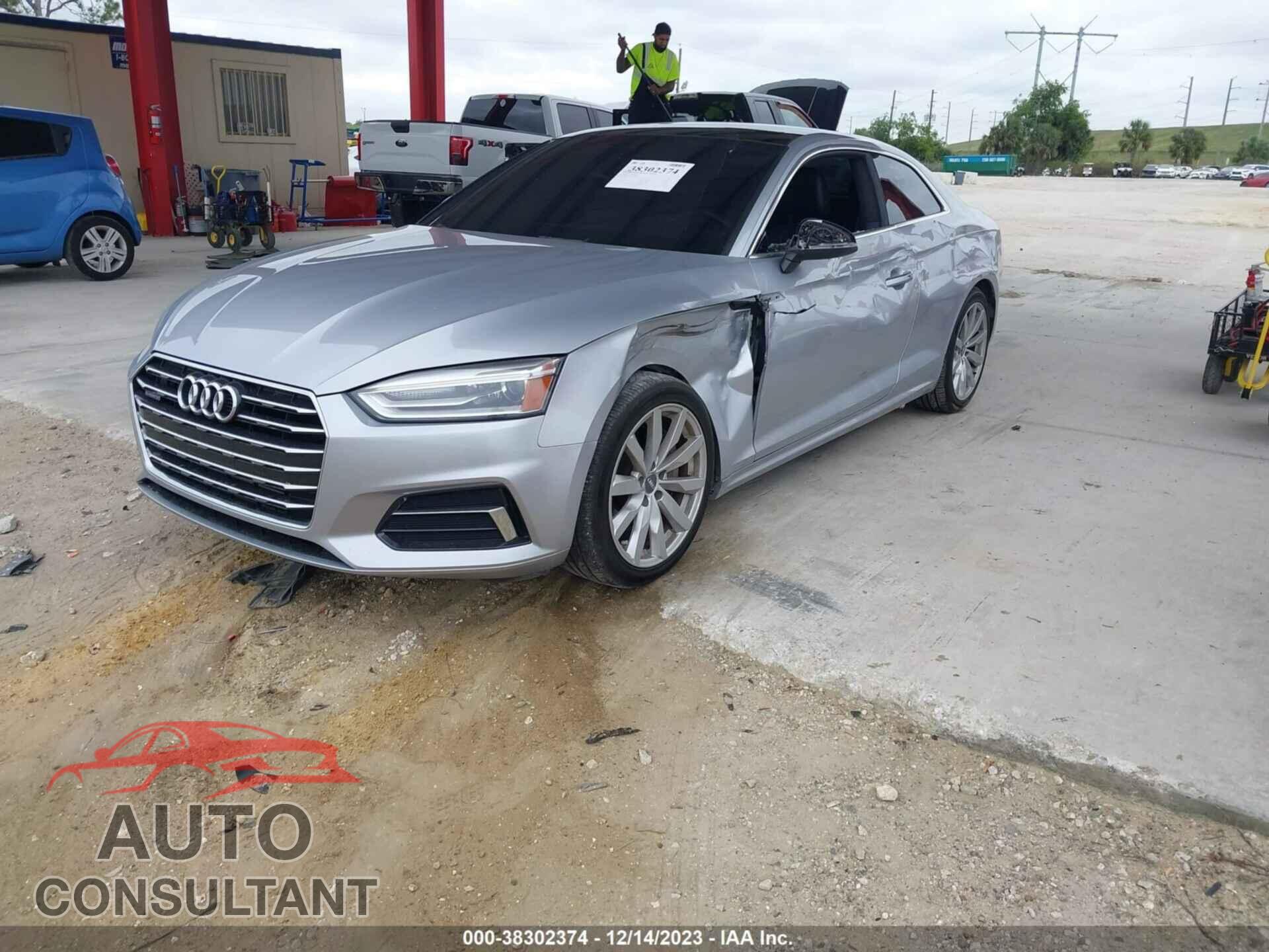 AUDI A5 2018 - WAUNNAF54JA043250