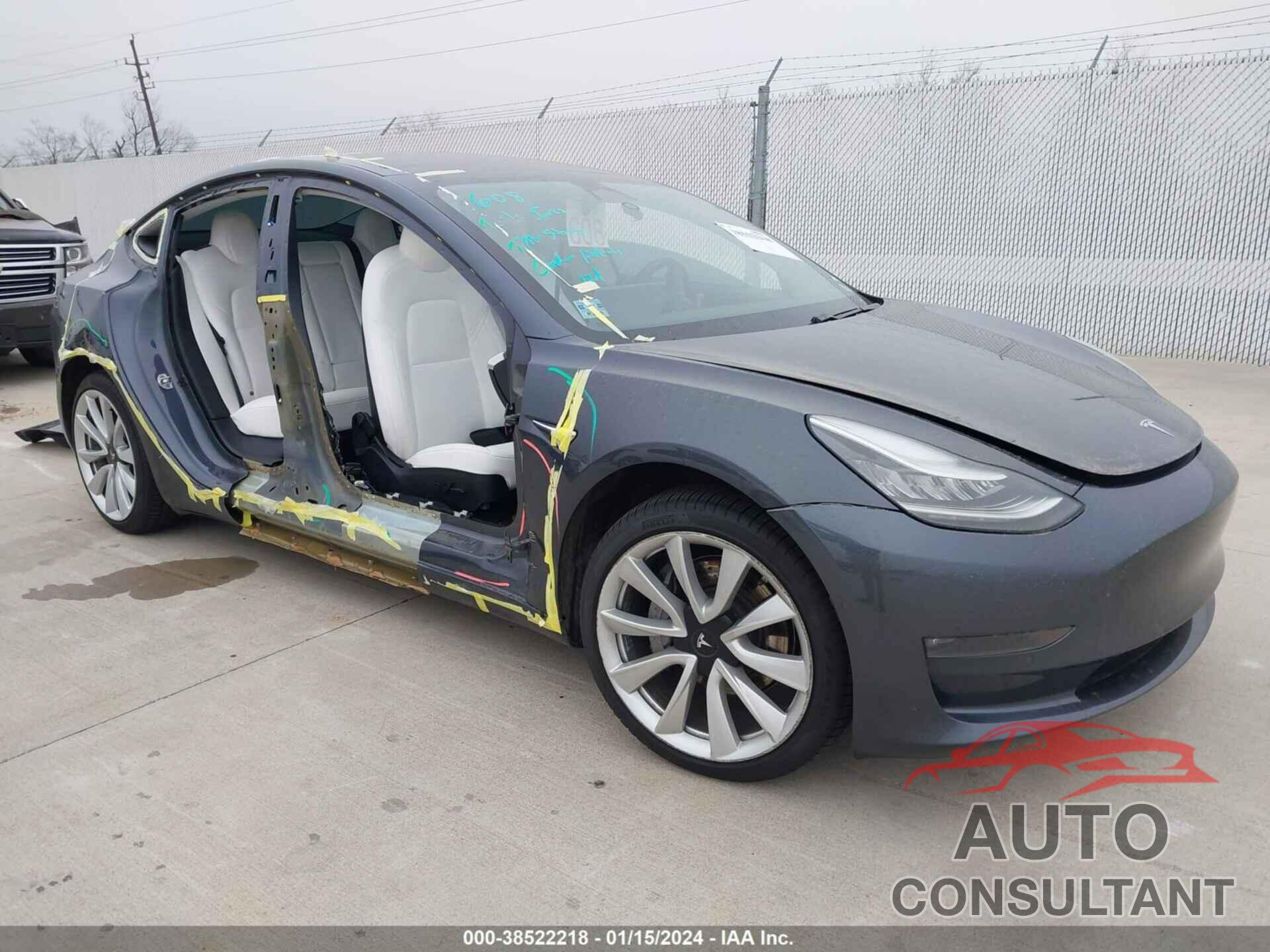 TESLA MODEL 3 2019 - 5YJ3E1EB3KF195756