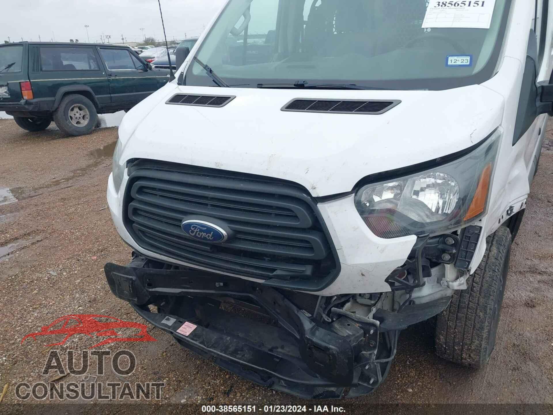 FORD TRANSIT-150 2017 - 1FTYE1ZM2HKA23070